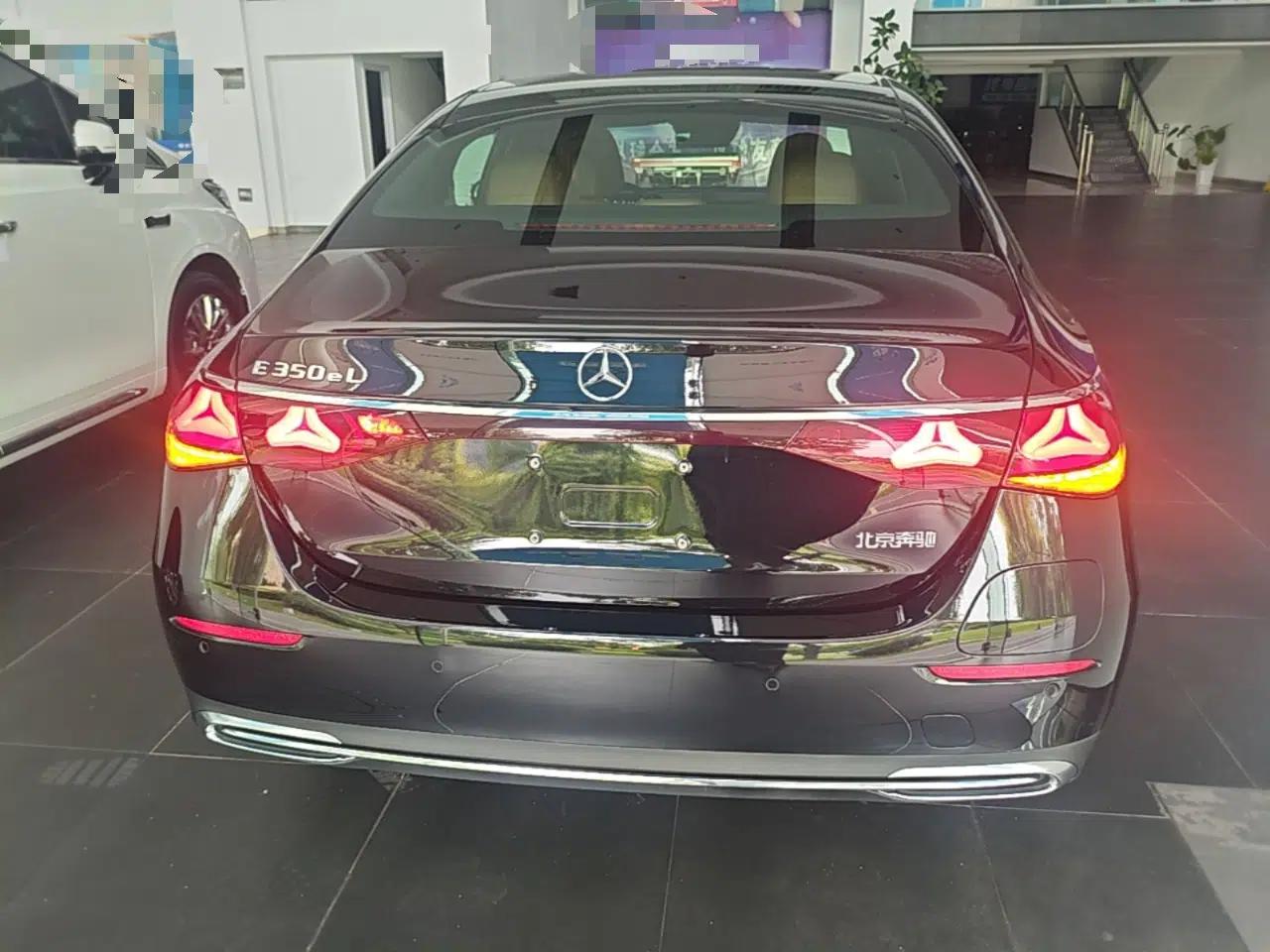 Mercedes-Benz E-Class New Energy 2024 E 350 e L Plug-in Hybrid Sedan — миниатюра 5