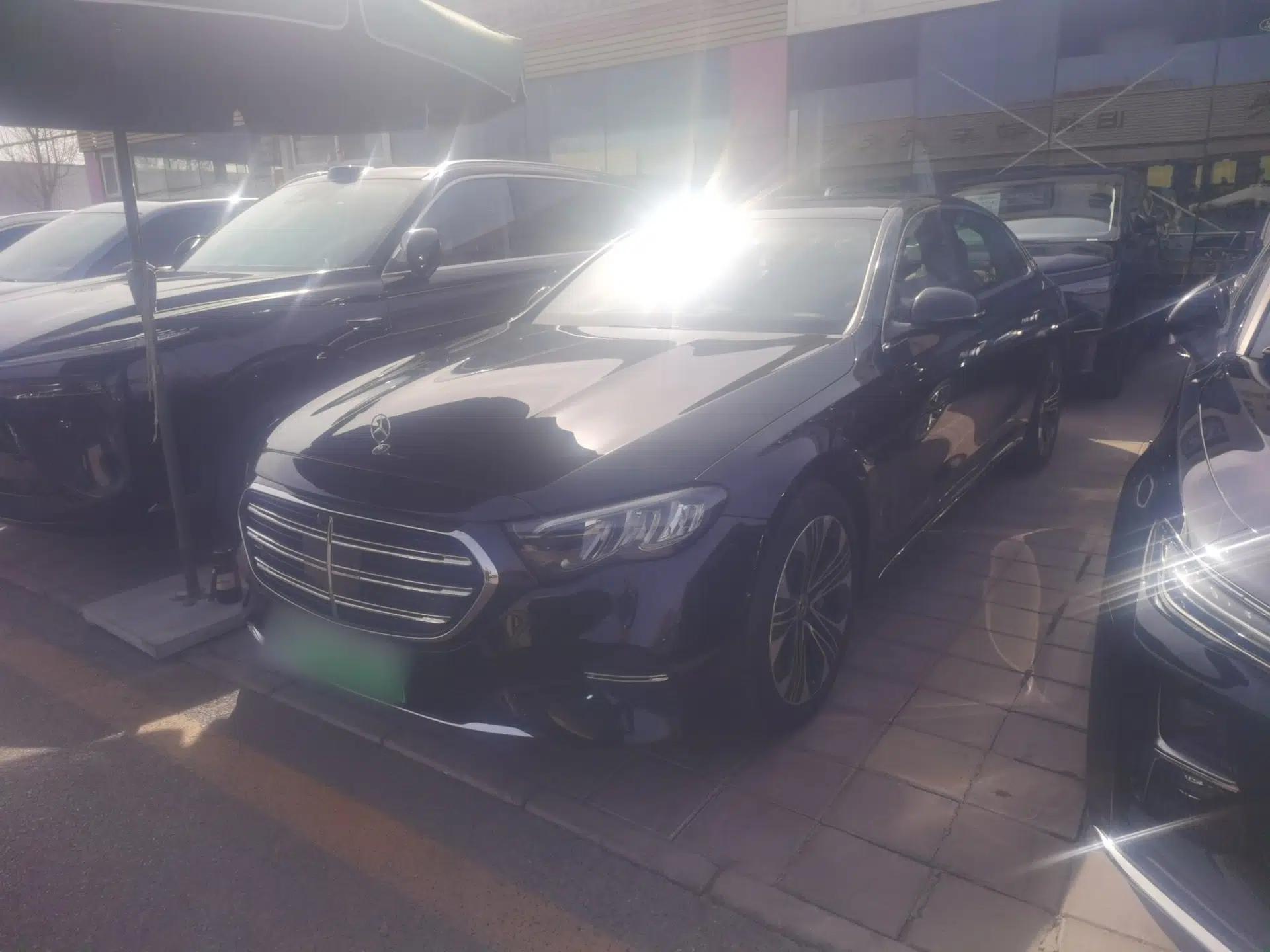 Mercedes-Benz E-Class New Energy 2024 E 350 e L Plug-in Hybrid Sedan — миниатюра 1