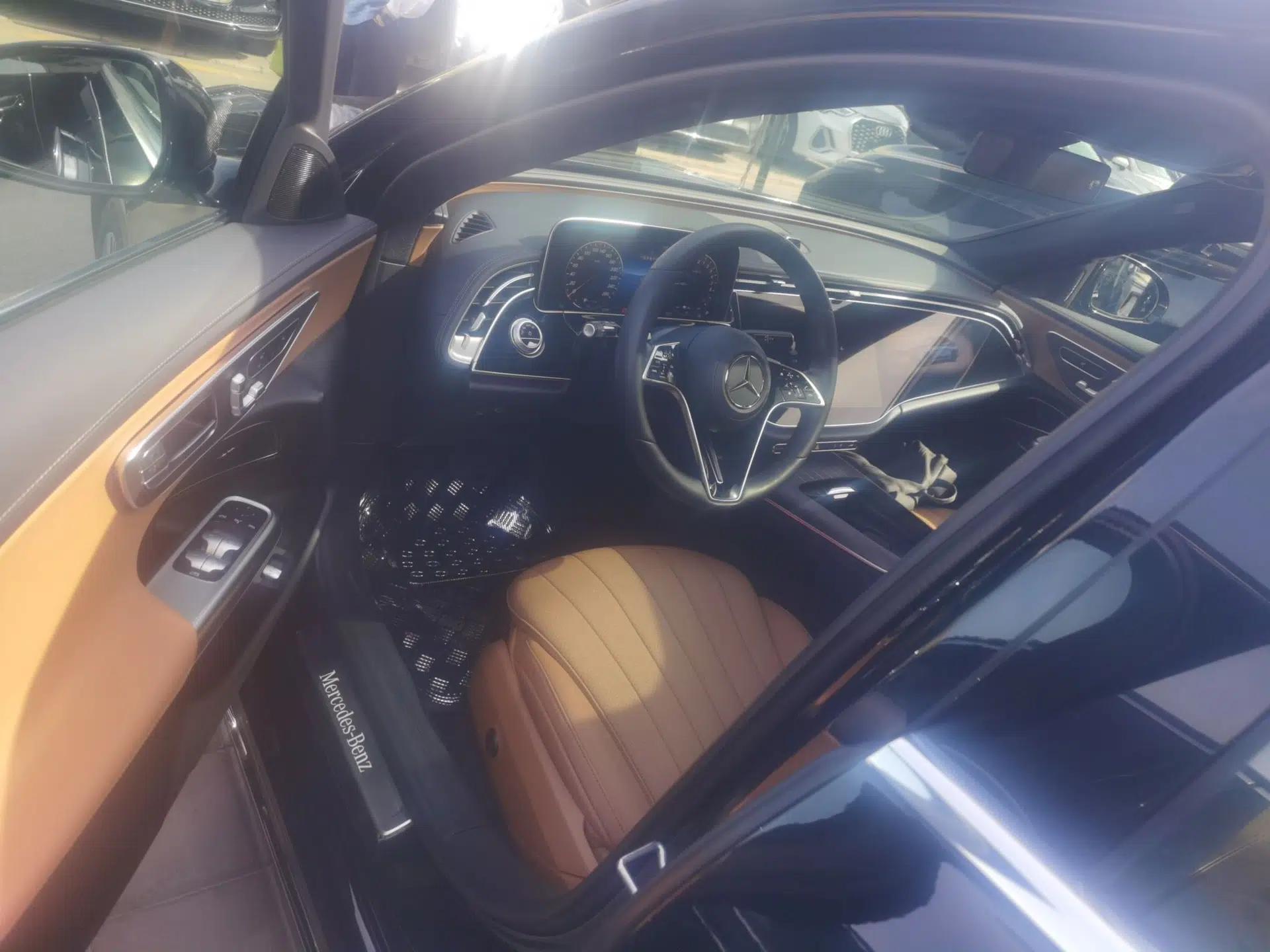 Mercedes-Benz E-Class New Energy 2024 E 350 e L Plug-in Hybrid Sedan — миниатюра 18
