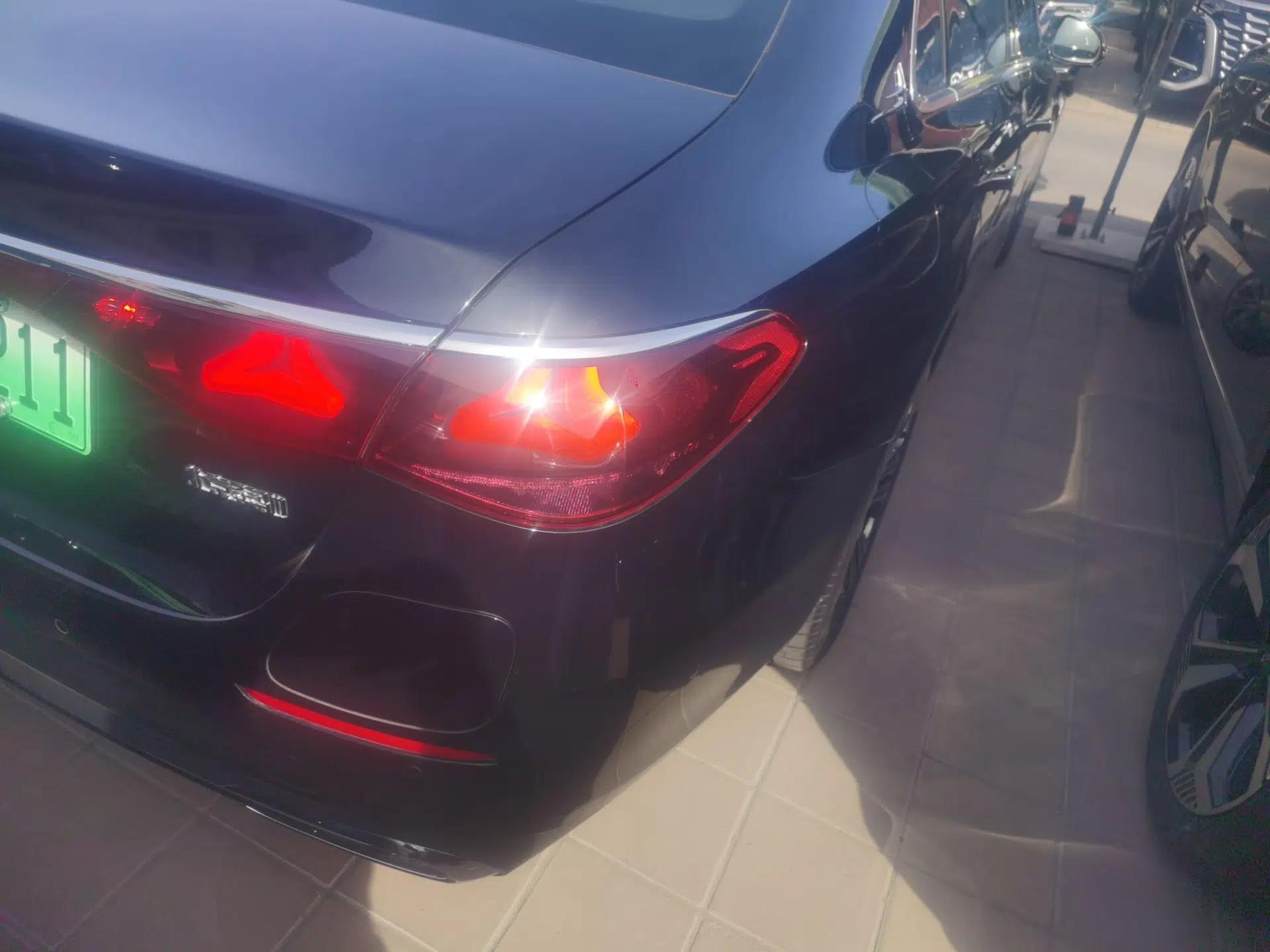 Mercedes-Benz E-Class New Energy 2024 E 350 e L Plug-in Hybrid Sedan — миниатюра 9