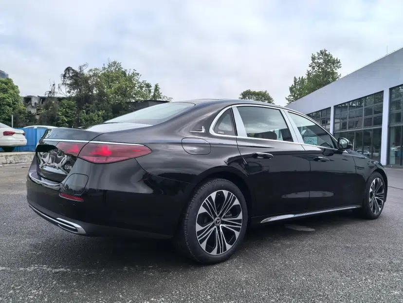 Mercedes-Benz E-Class New Energy 2024 E 350 e L Plug-in Hybrid Sedan — миниатюра 6