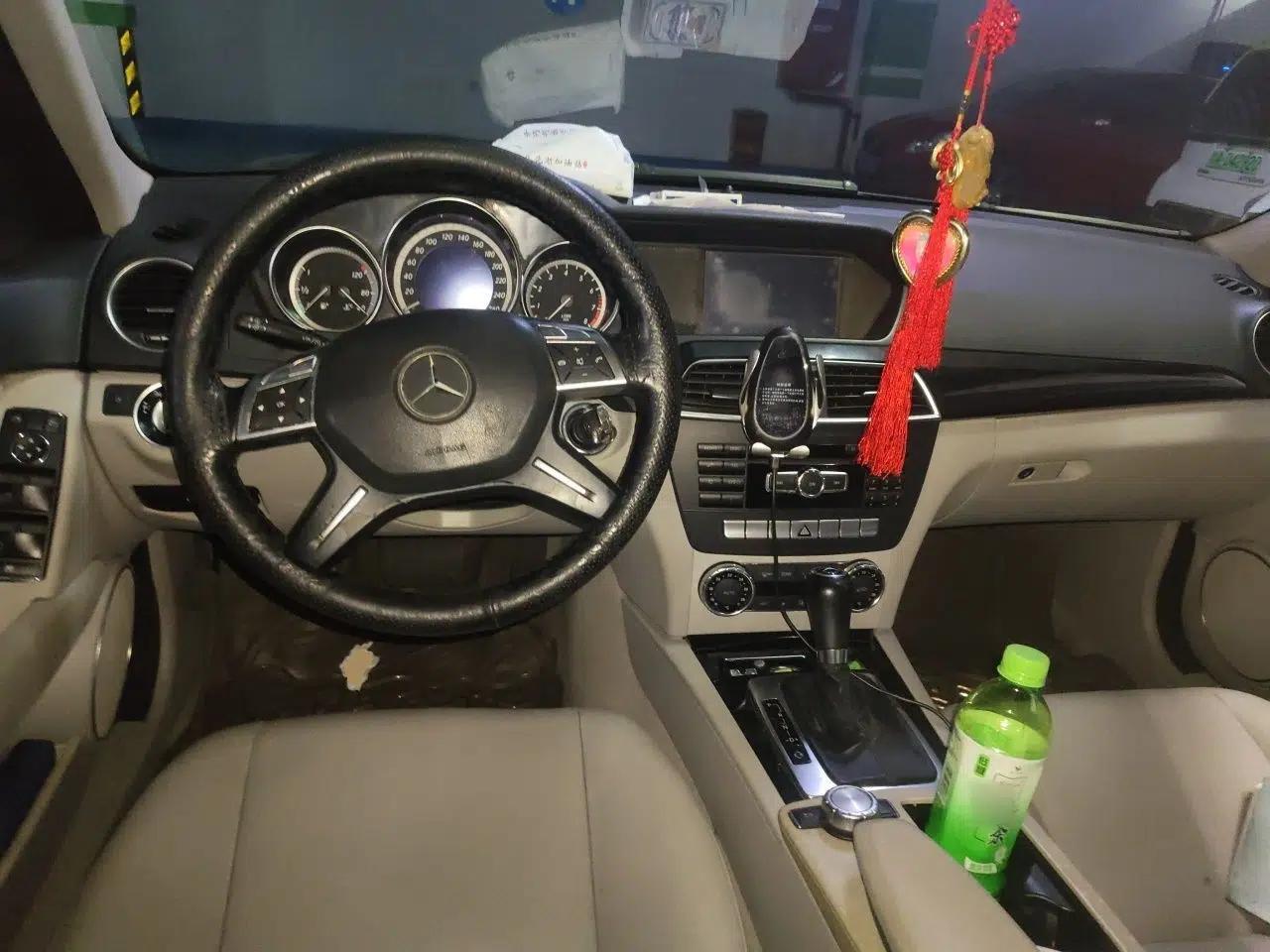 Mercedes-Benz C-Class 2010 C 180K Classic model — миниатюра 9