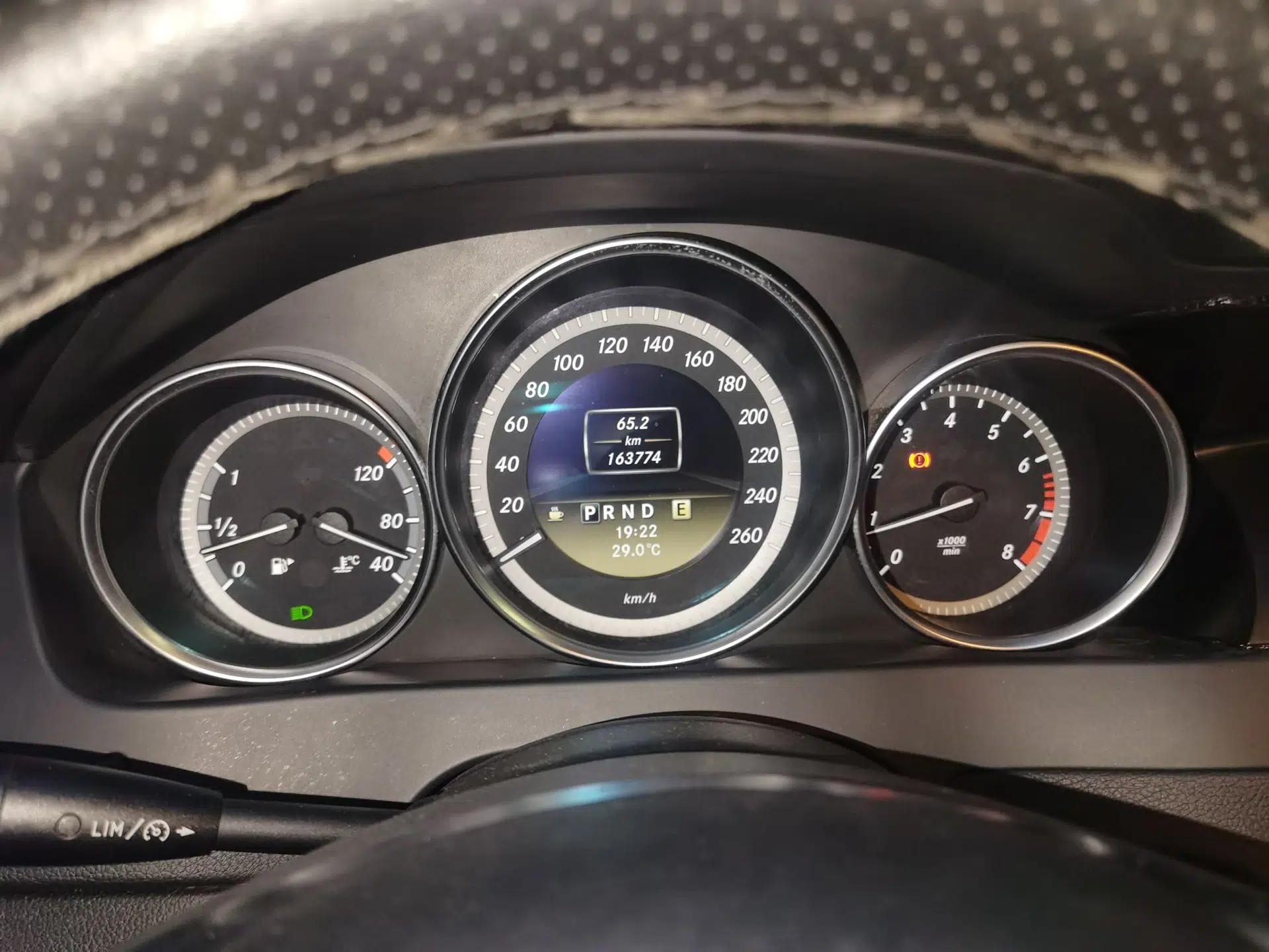 Mercedes-Benz C-Class 2011 C 180K Classic model — миниатюра 11