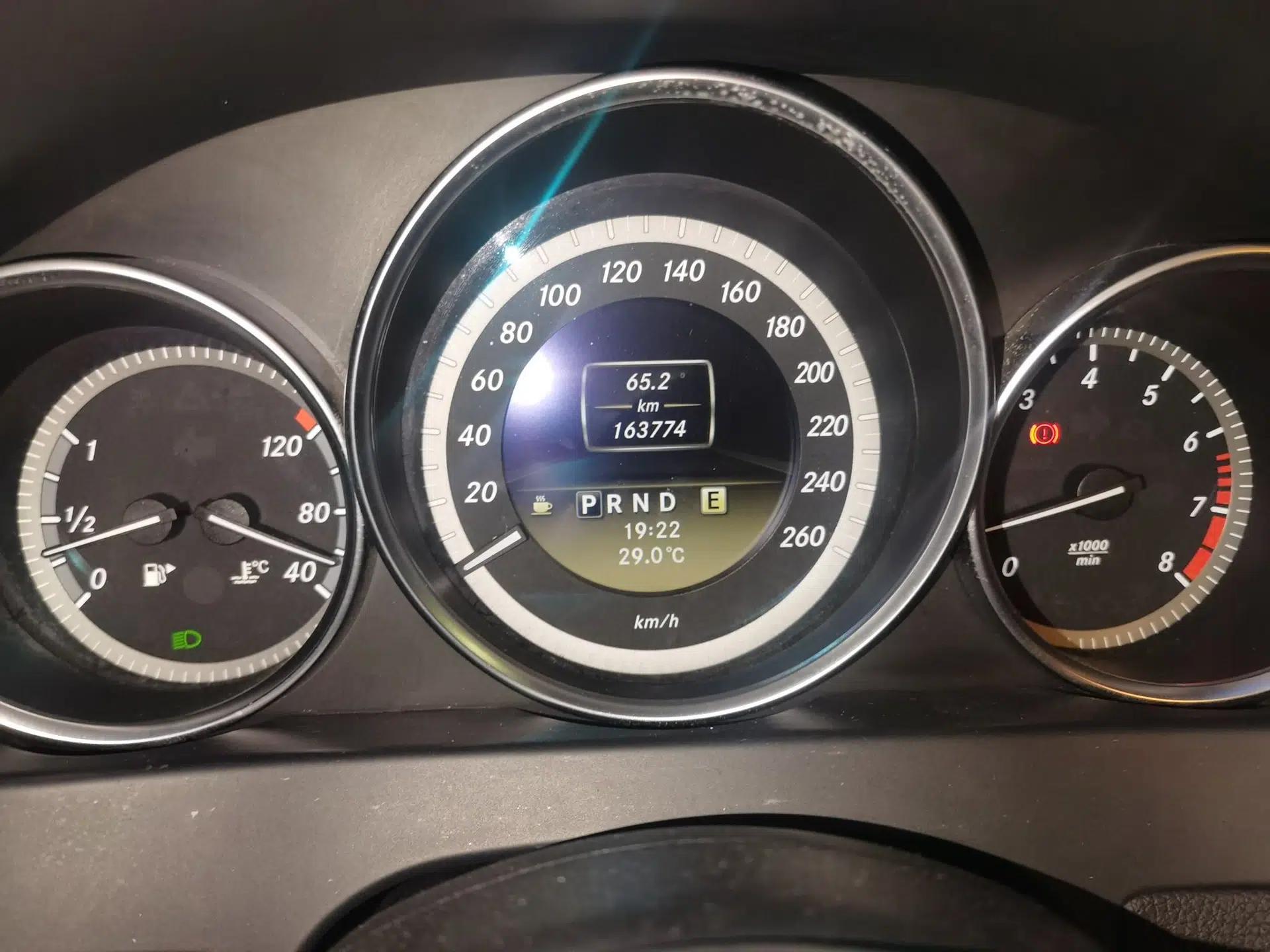 Mercedes-Benz C-Class 2011 C 180K Classic model — миниатюра 12