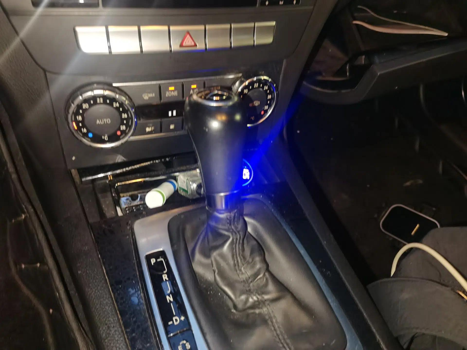 Mercedes-Benz C-Class 2011 C 180K Classic model — миниатюра 14