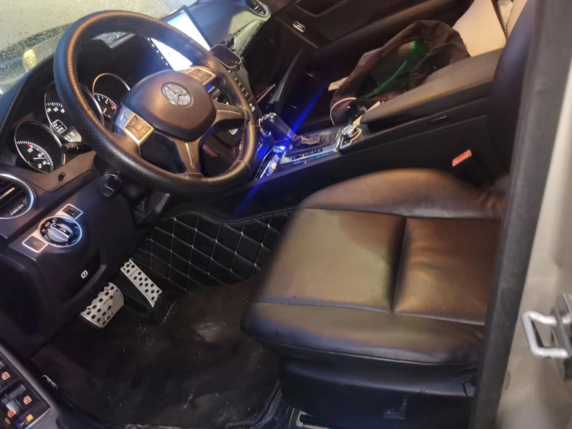 Mercedes-Benz C-Class 2011 C 180K Classic model — миниатюра 15