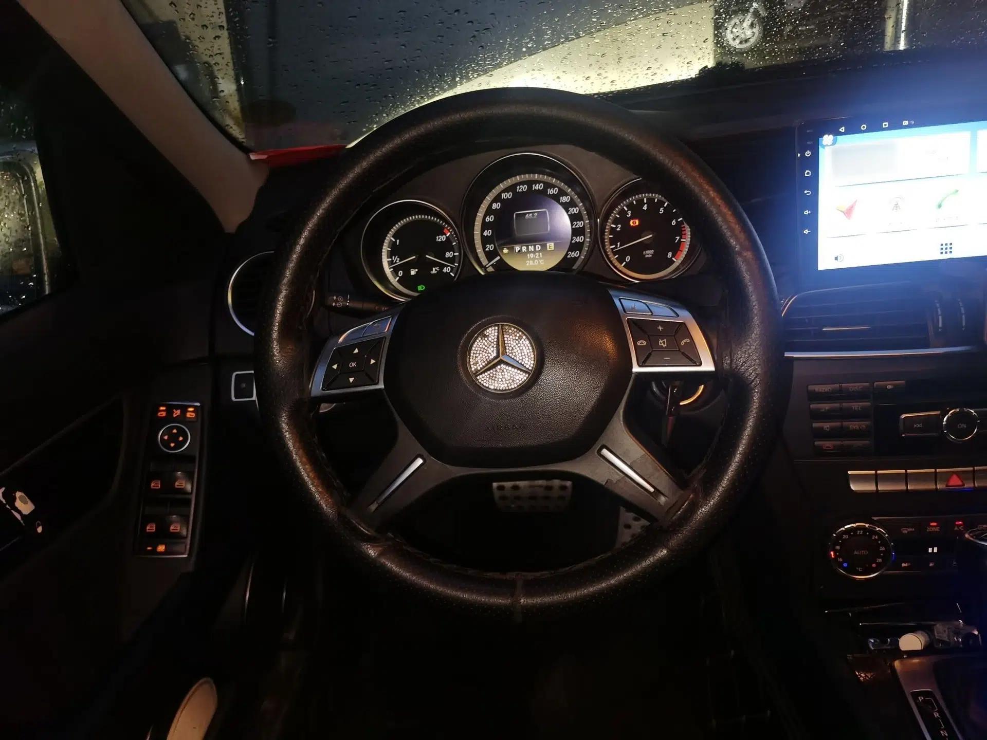 Mercedes-Benz C-Class 2011 C 180K Classic model — миниатюра 10