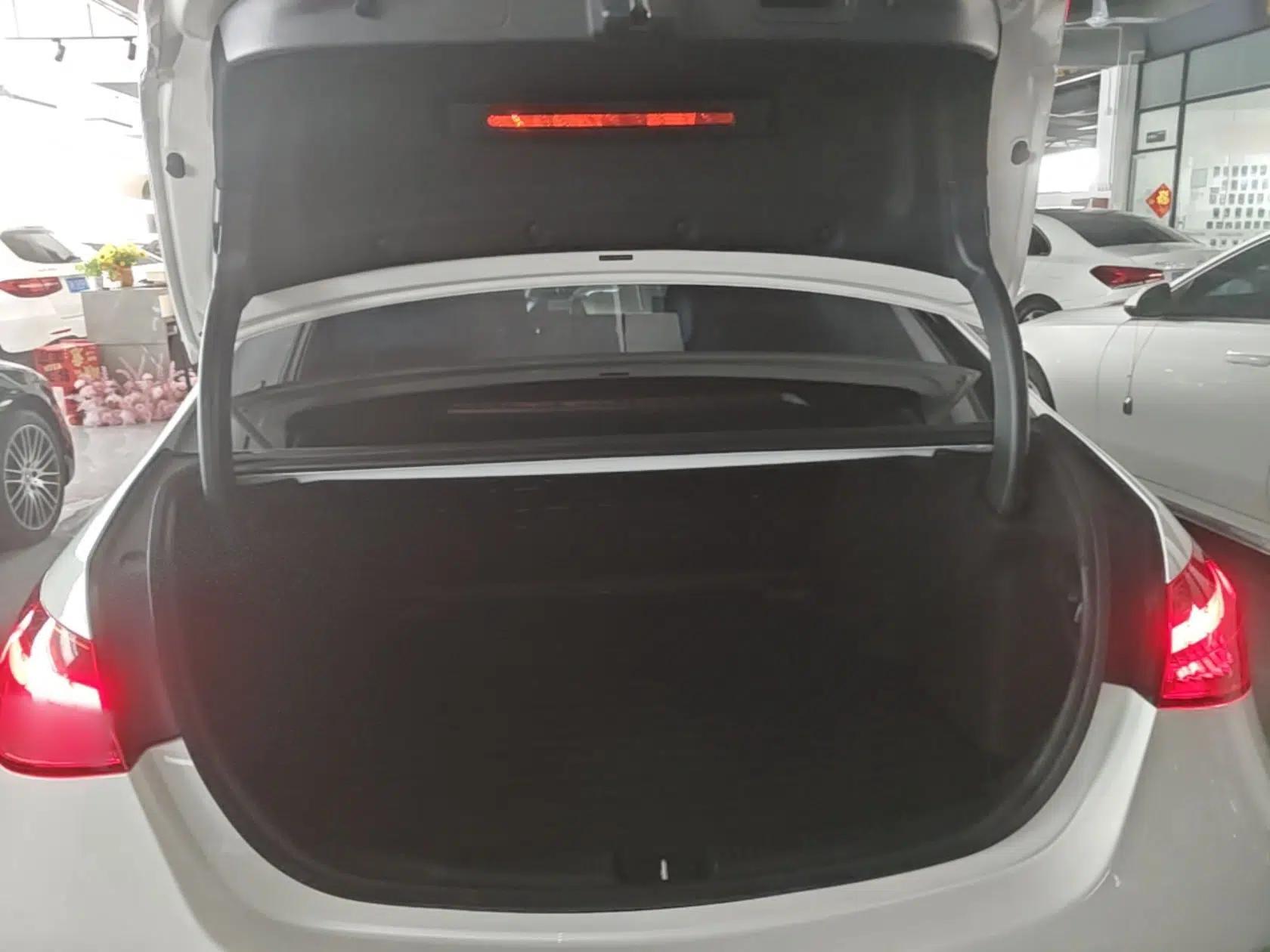 Mercedes-Benz C-Class 2025 Facelift C 260 L Sport Edition — миниатюра 27