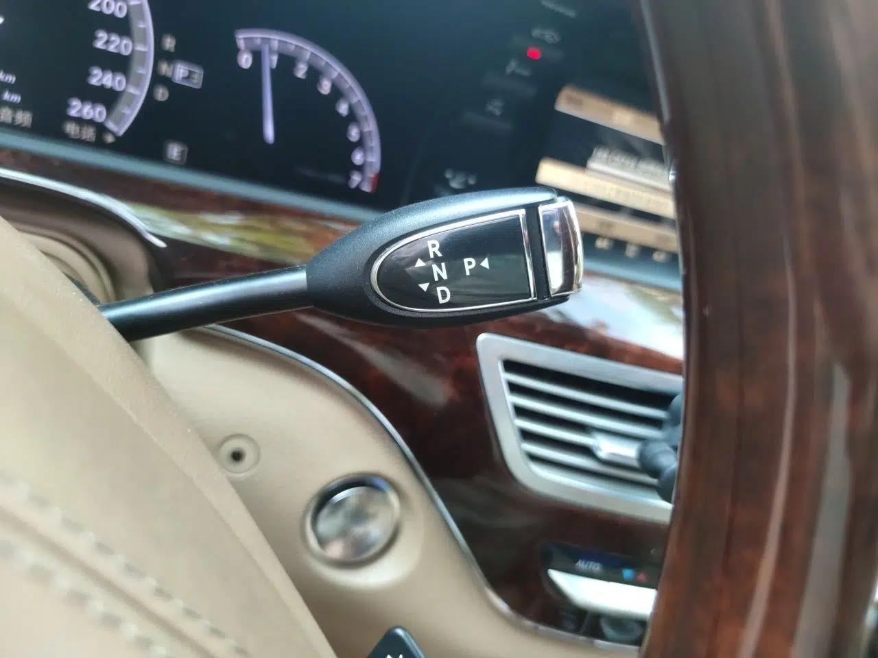 Mercedes-Benz S-Class 2010 S 300 L Luxury Model — миниатюра 14