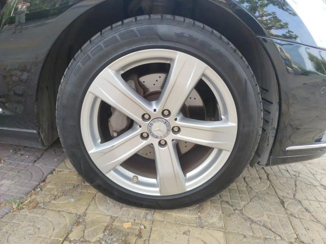 Mercedes-Benz S-Class 2010 S 300 L Luxury Model — миниатюра 8