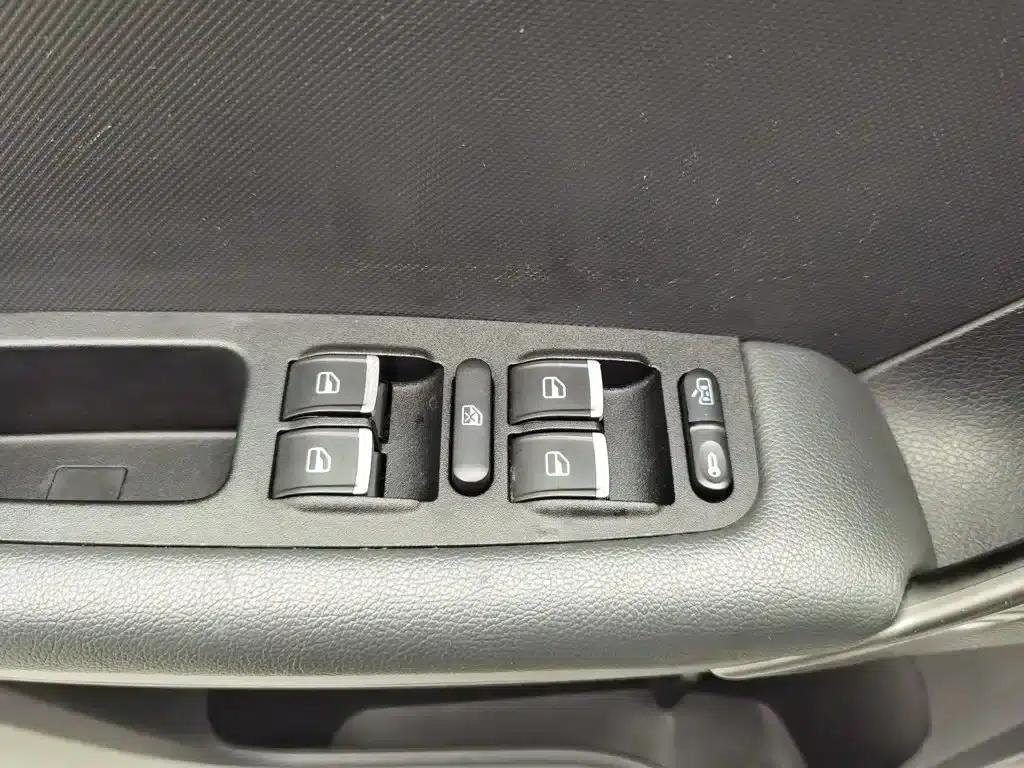 Chery Tiggo 3 2016 1.6L Manual Smart Edition — миниатюра 9
