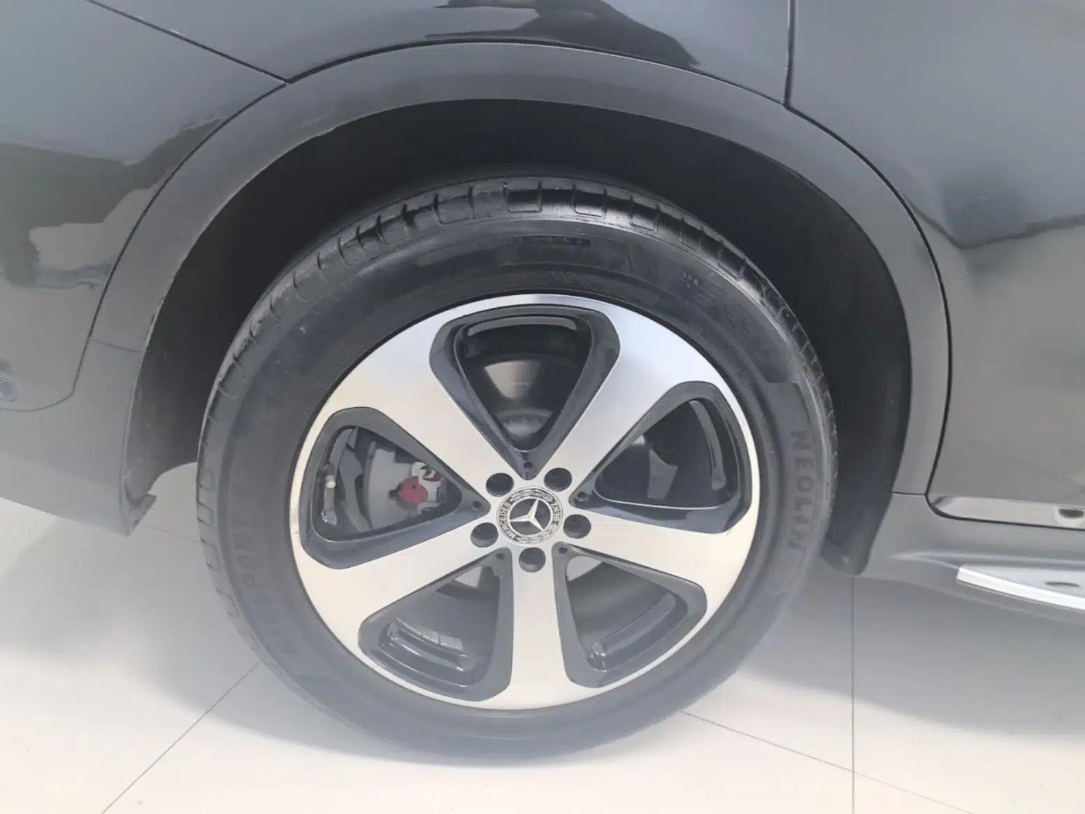 Mercedes-Benz GLC 2019 Facelift GLC 260 L 4MATIC Luxury Model — миниатюра 11