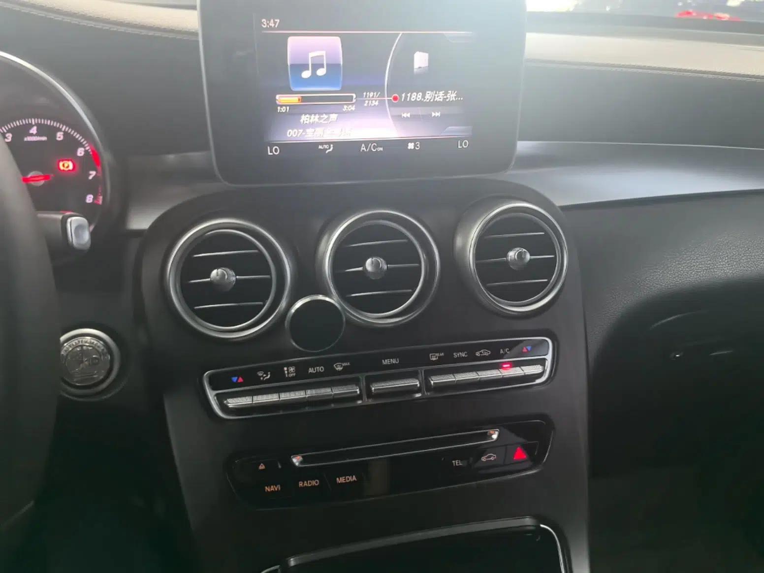 Mercedes-Benz GLC 2019 Facelift GLC 260 L 4MATIC Luxury Model — миниатюра 15