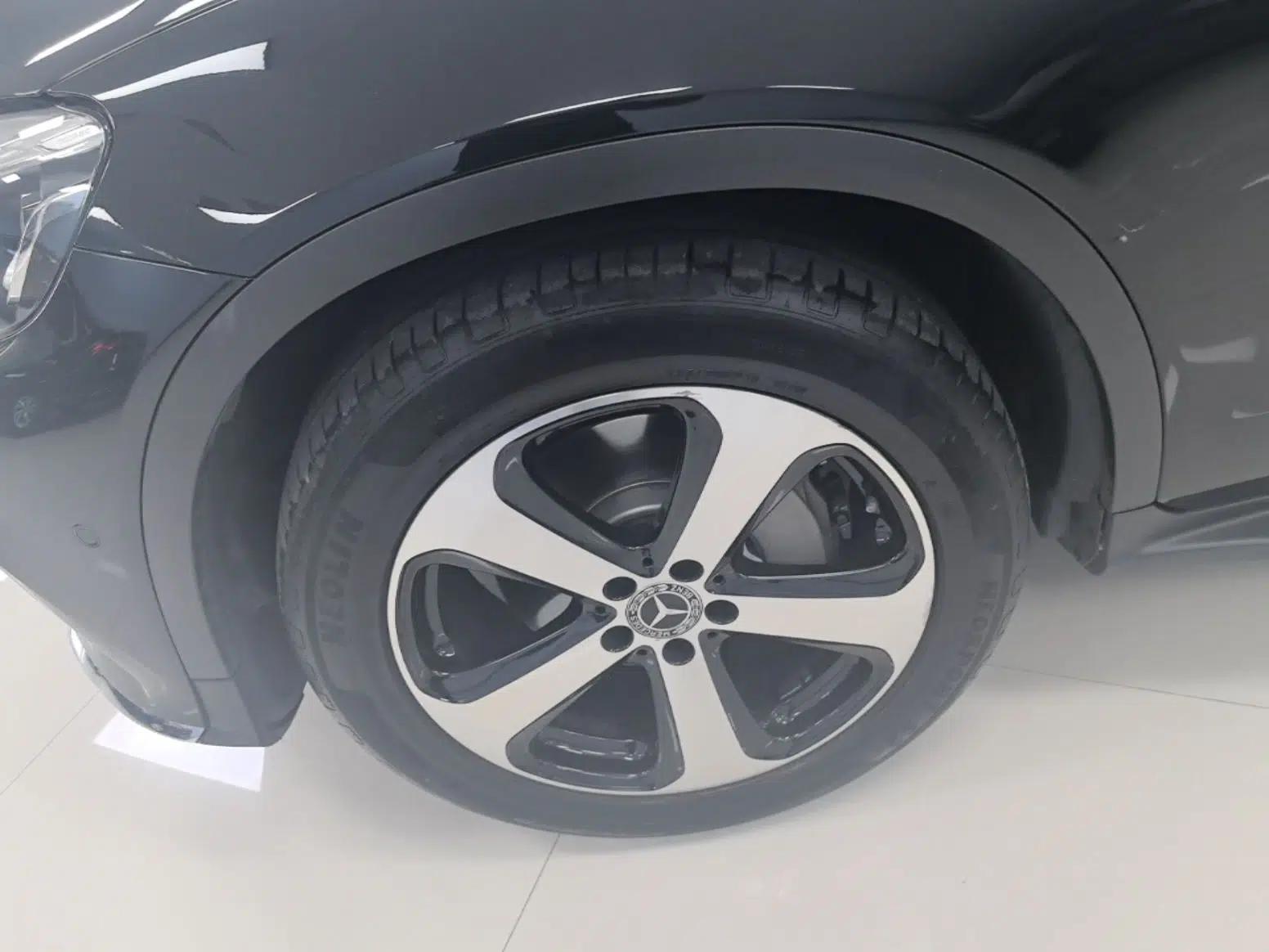 Mercedes-Benz GLC 2019 Facelift GLC 260 L 4MATIC Luxury Model — миниатюра 10