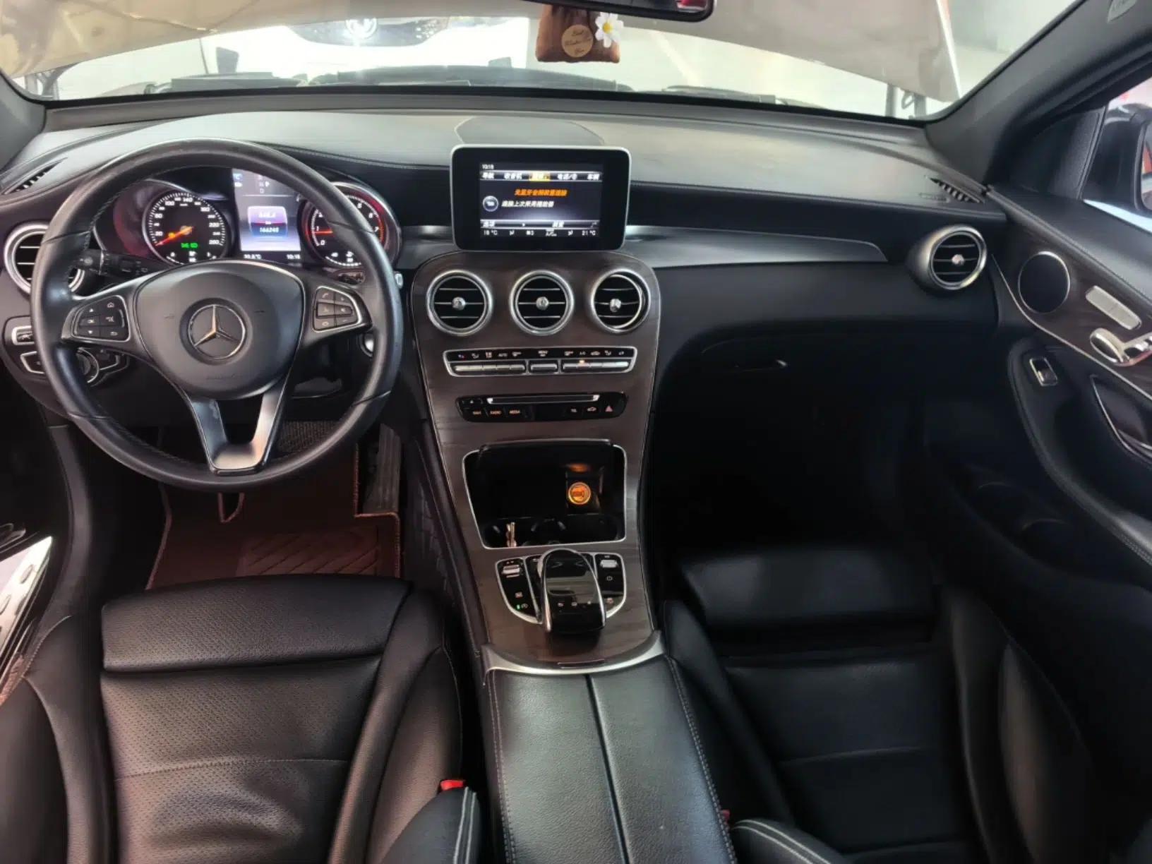 Mercedes-Benz GLC 2016 GLC 300 4MATIC Dynamic Model — миниатюра 17