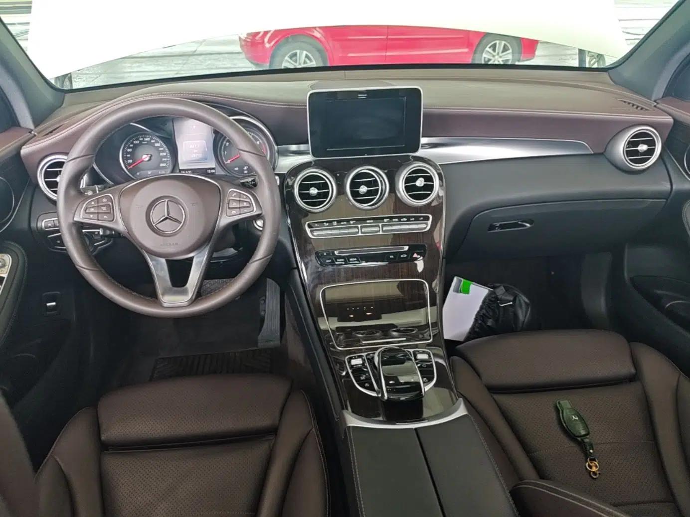 Mercedes-Benz GLC 2018 Facelift GLC 260 4MATIC Luxury Edition — миниатюра 17