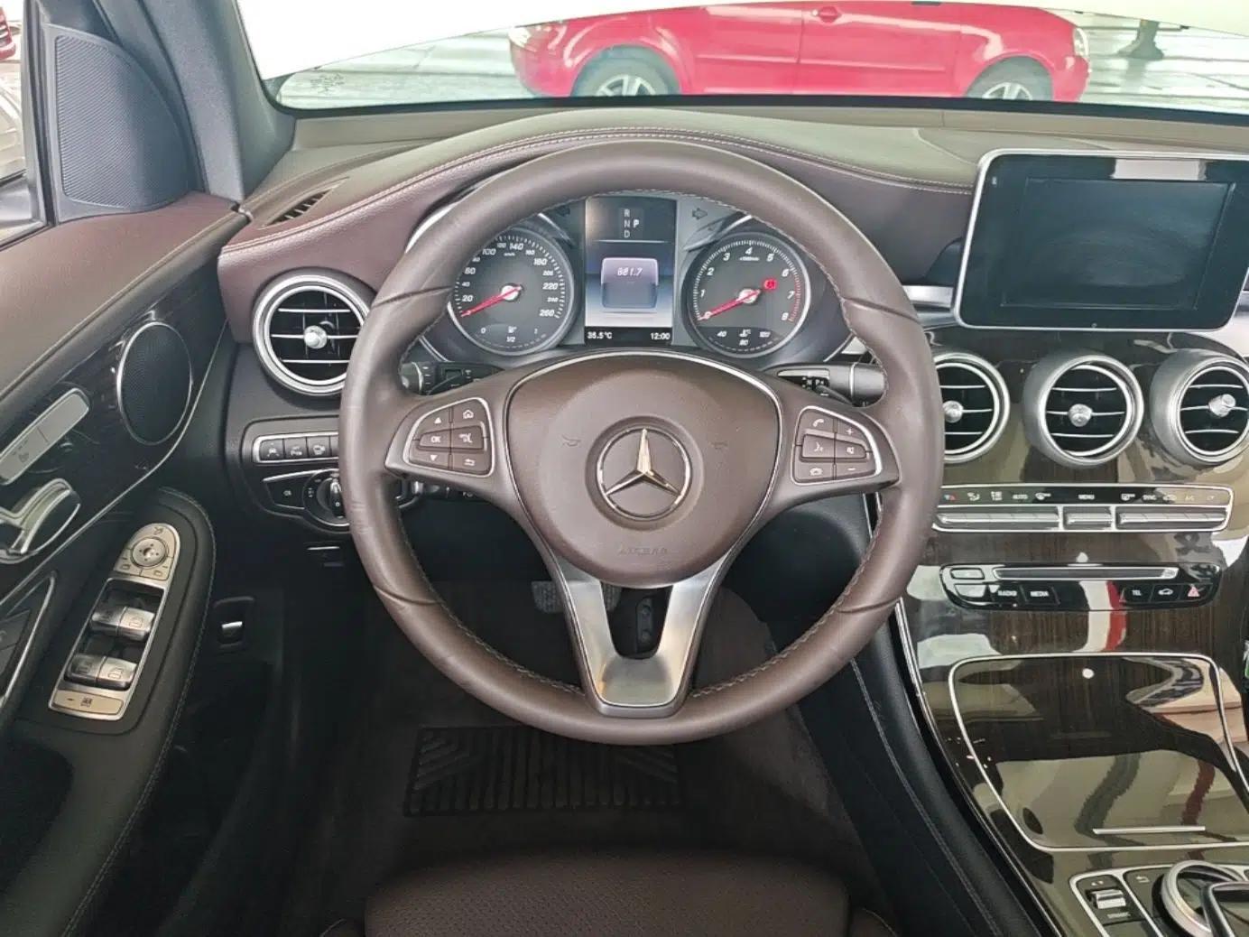 Mercedes-Benz GLC 2018 Facelift GLC 260 4MATIC Luxury Edition — миниатюра 18