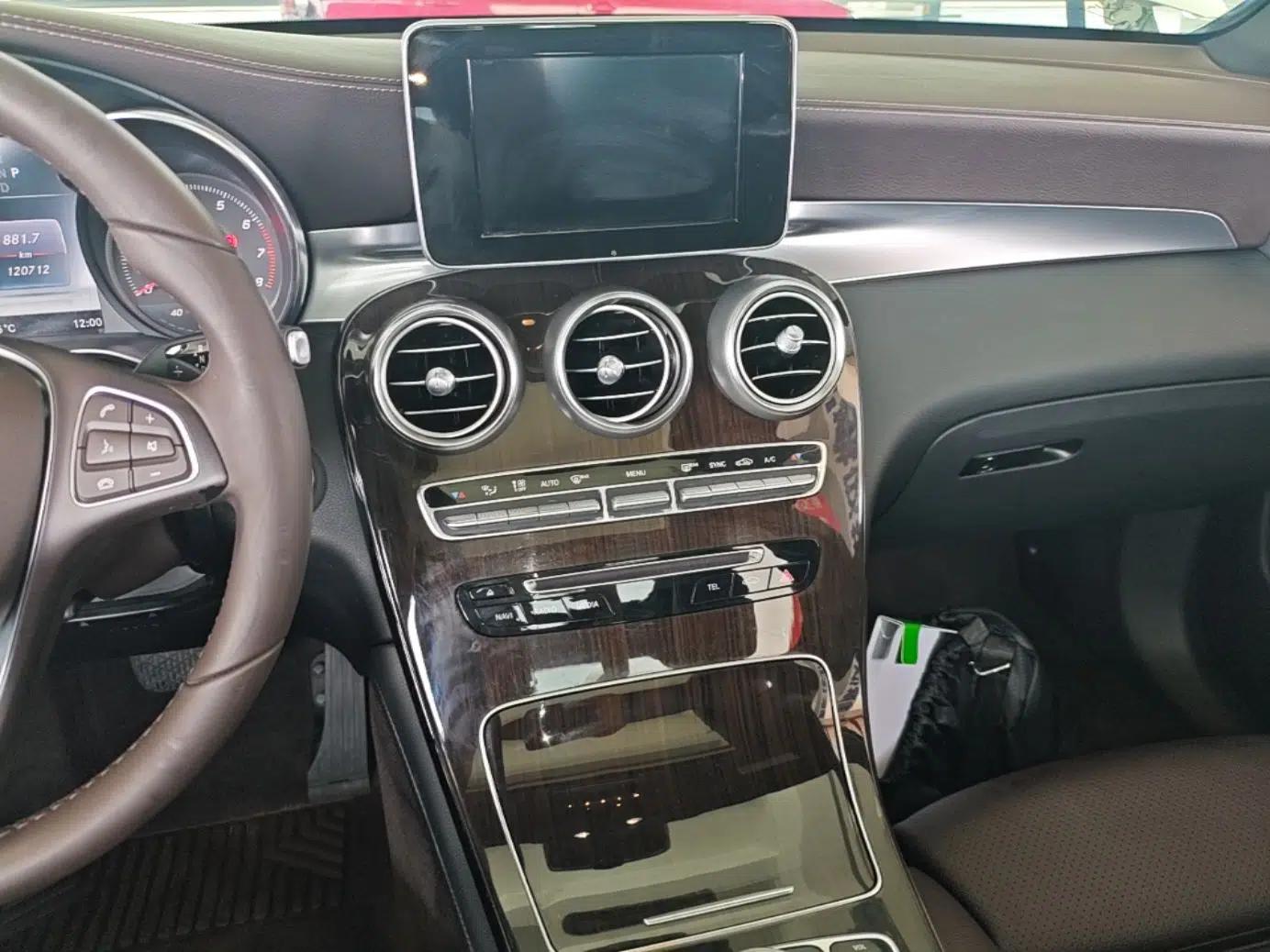Mercedes-Benz GLC 2018 Facelift GLC 260 4MATIC Luxury Edition — миниатюра 20