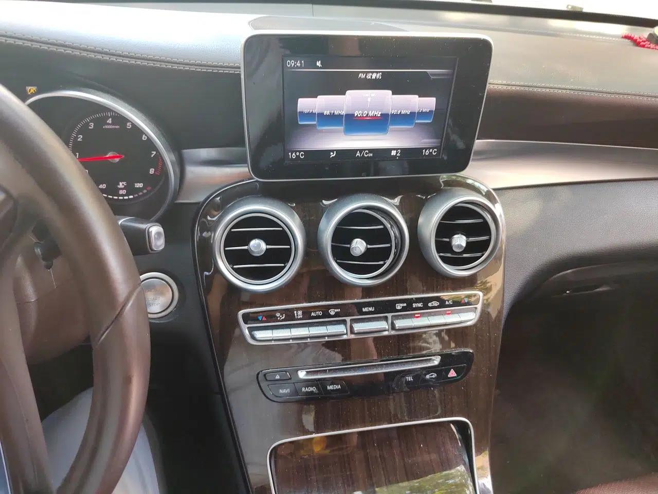 Mercedes-Benz GLC 2018 Facelifted GLC 260 4MATIC Dynamic Edition — миниатюра 13