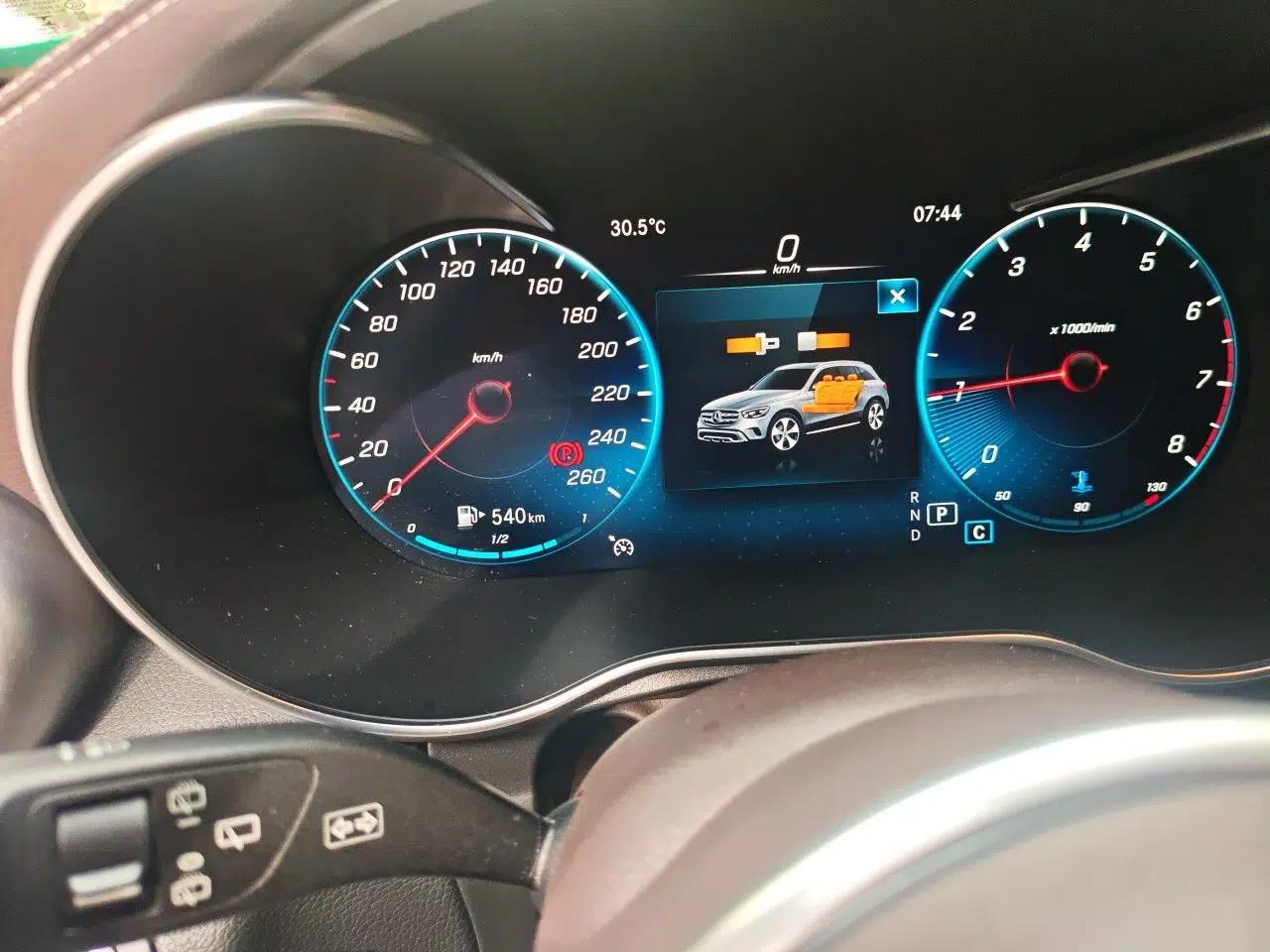 Mercedes-Benz GLC 2021 GLC 260 L 4MATIC Luxury Model — миниатюра 11