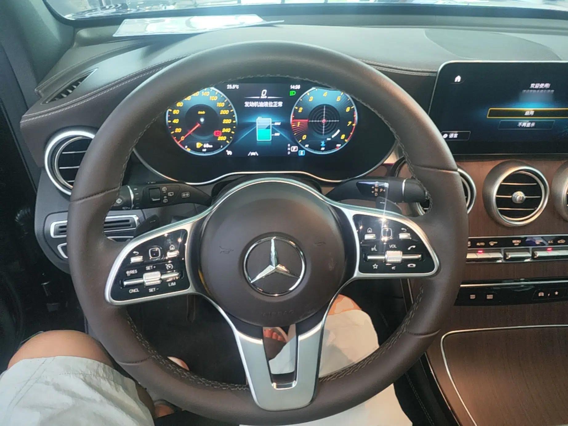 Mercedes-Benz GLC 2020 GLC 300 L 4MATIC Luxury Model — миниатюра 13