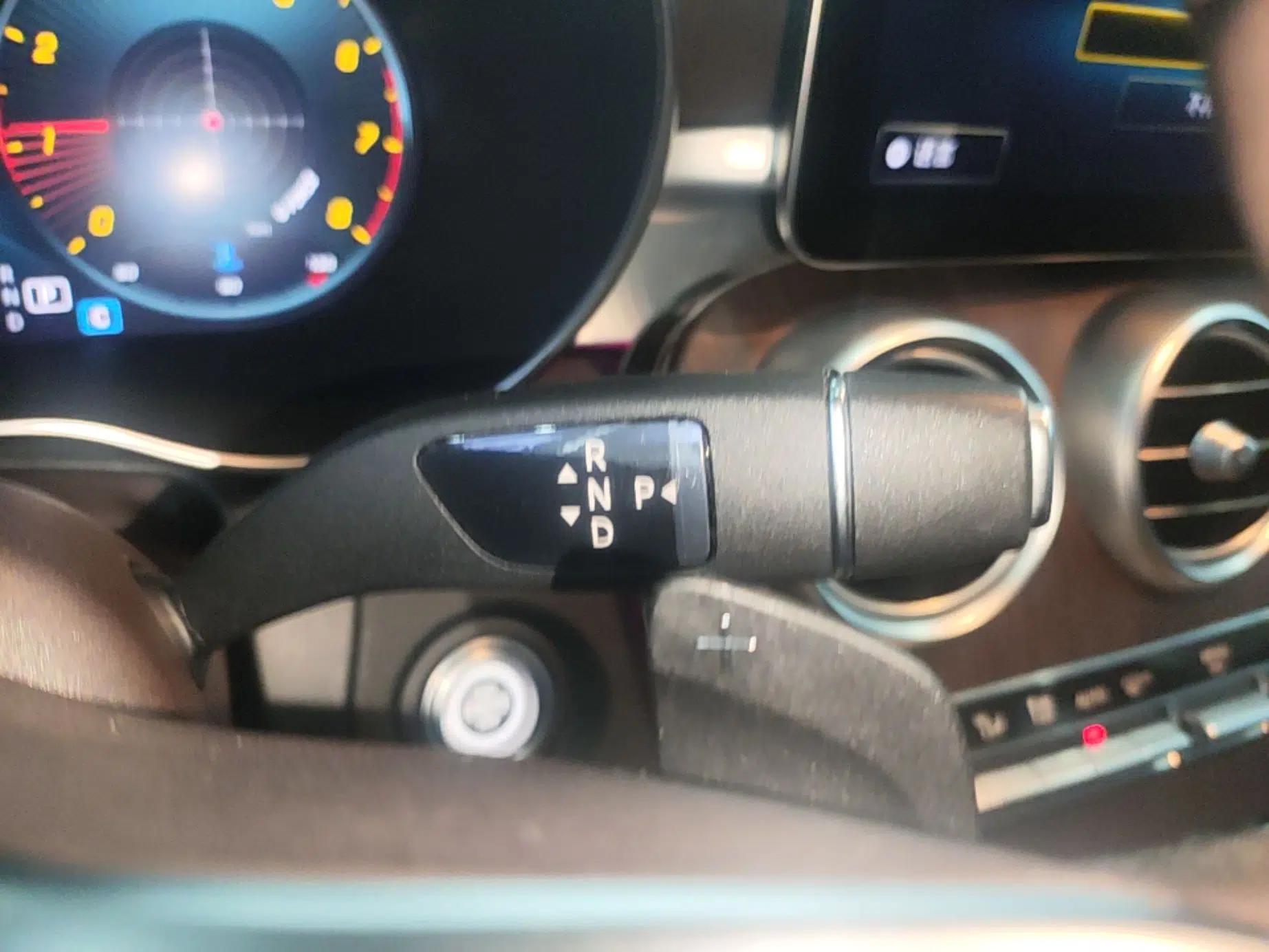 Mercedes-Benz GLC 2020 GLC 300 L 4MATIC Luxury Model — миниатюра 16