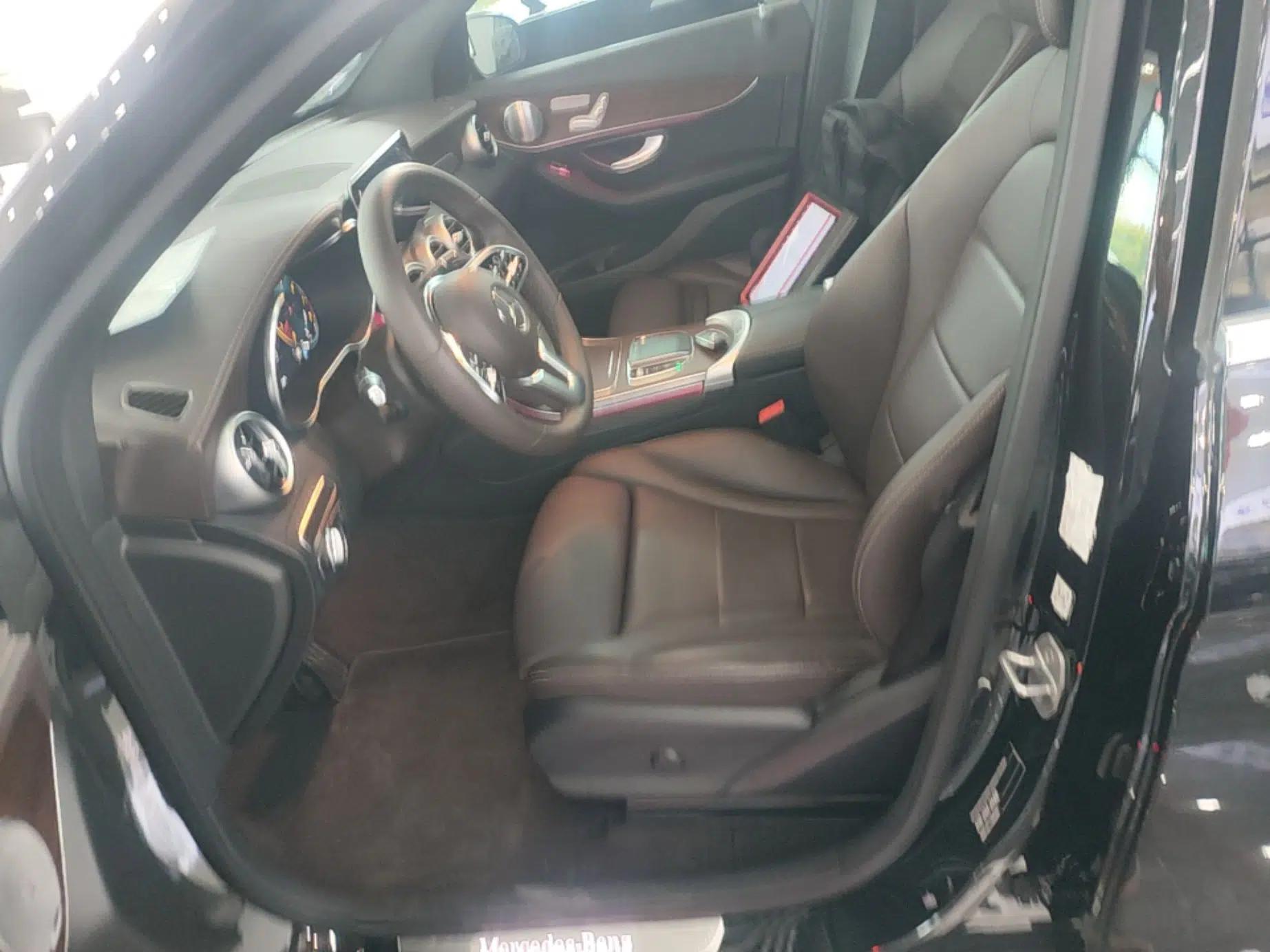 Mercedes-Benz GLC 2020 GLC 300 L 4MATIC Luxury Model — миниатюра 17