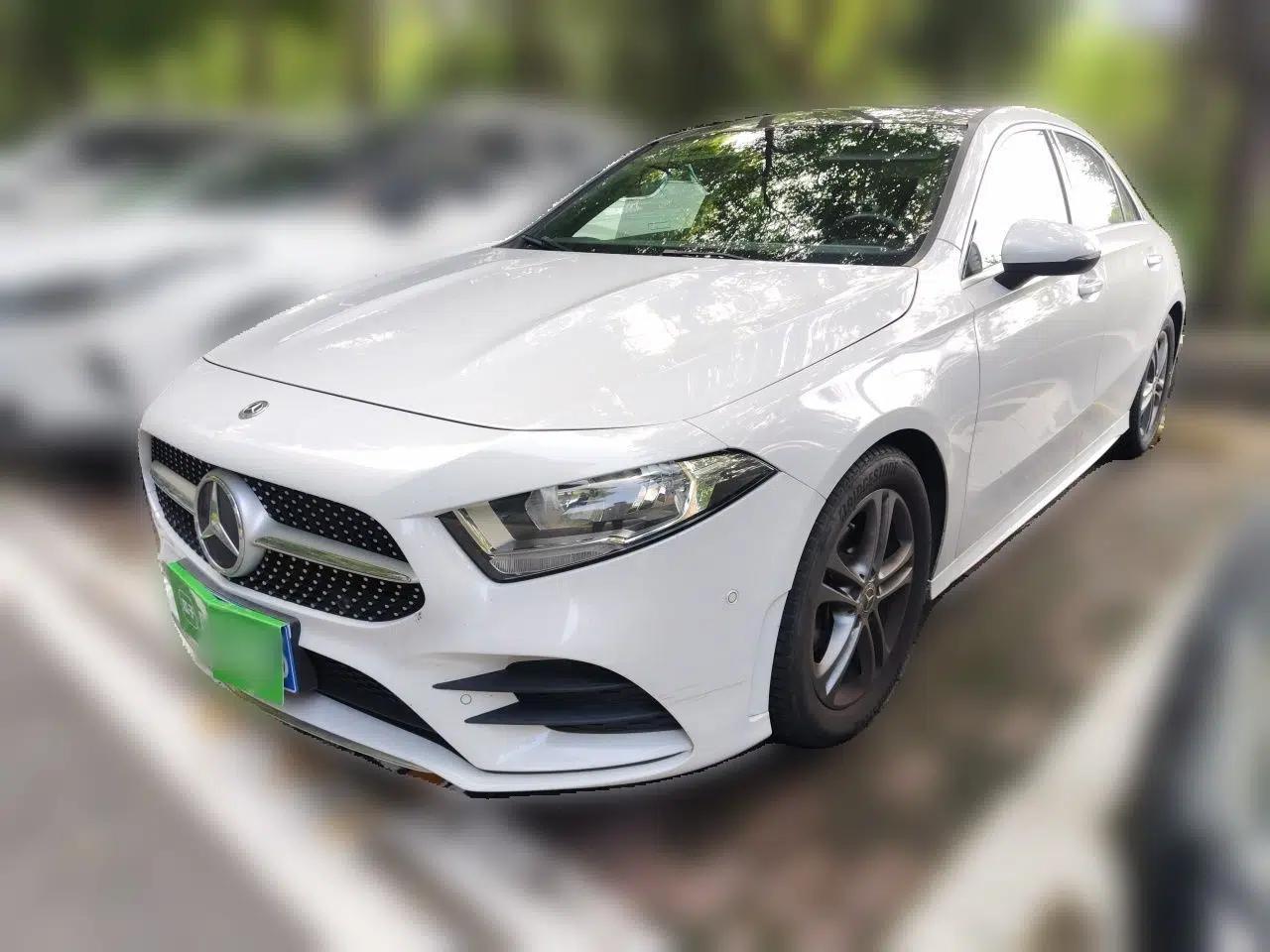 Mercedes-Benz A-Class 2020 Second Facelift A 180 L Sport Sedan — миниатюра 1