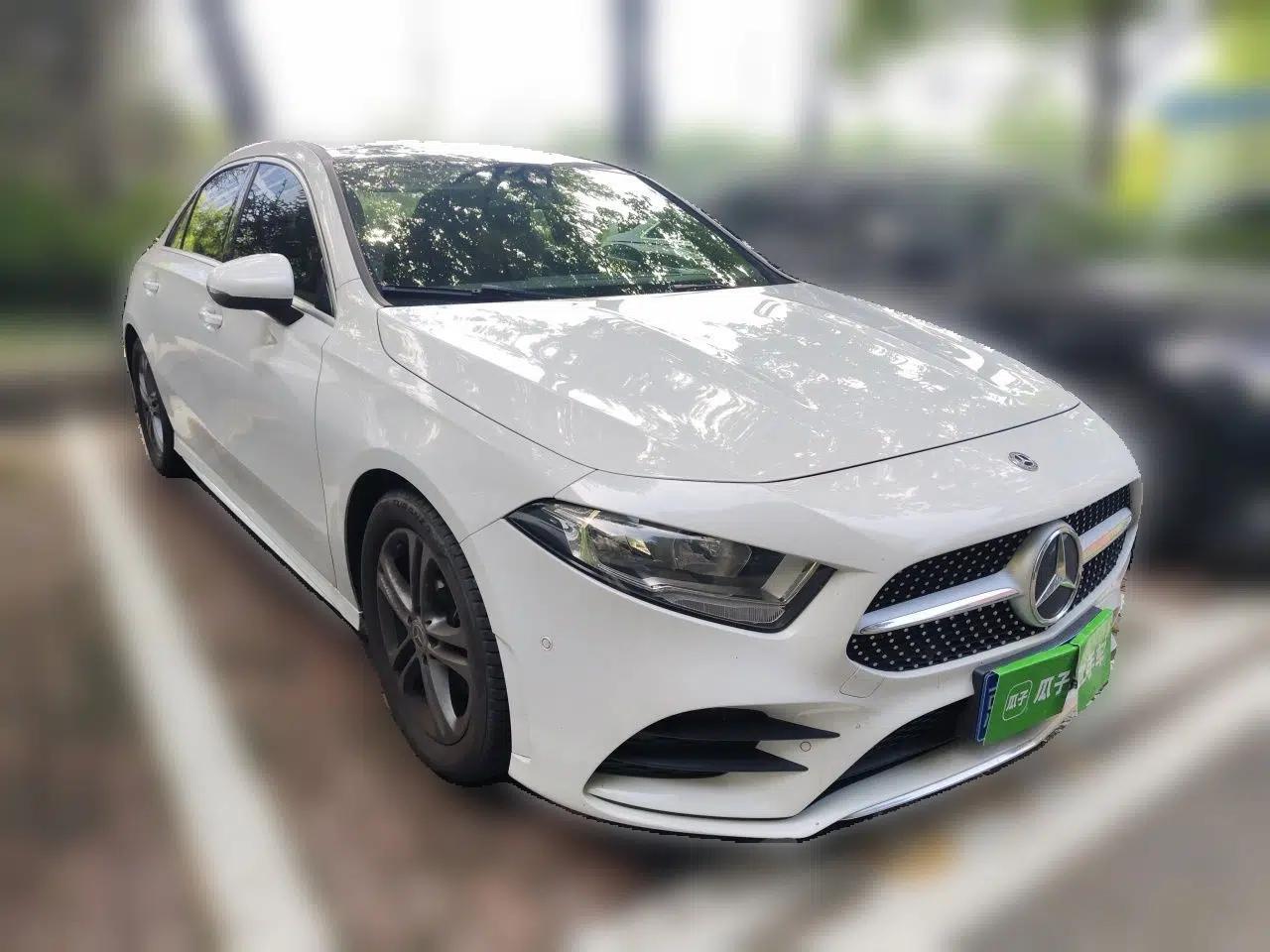 Mercedes-Benz A-Class 2020 Second Facelift A 180 L Sport Sedan — миниатюра 3