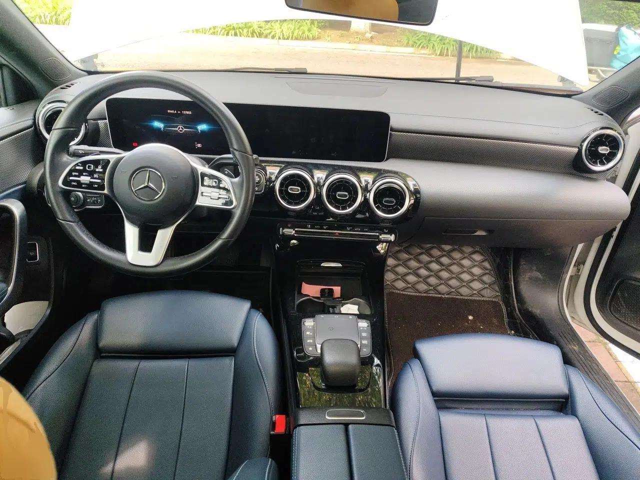 Mercedes-Benz A-Class 2020 Second Facelift A 180 L Sport Sedan — миниатюра 9