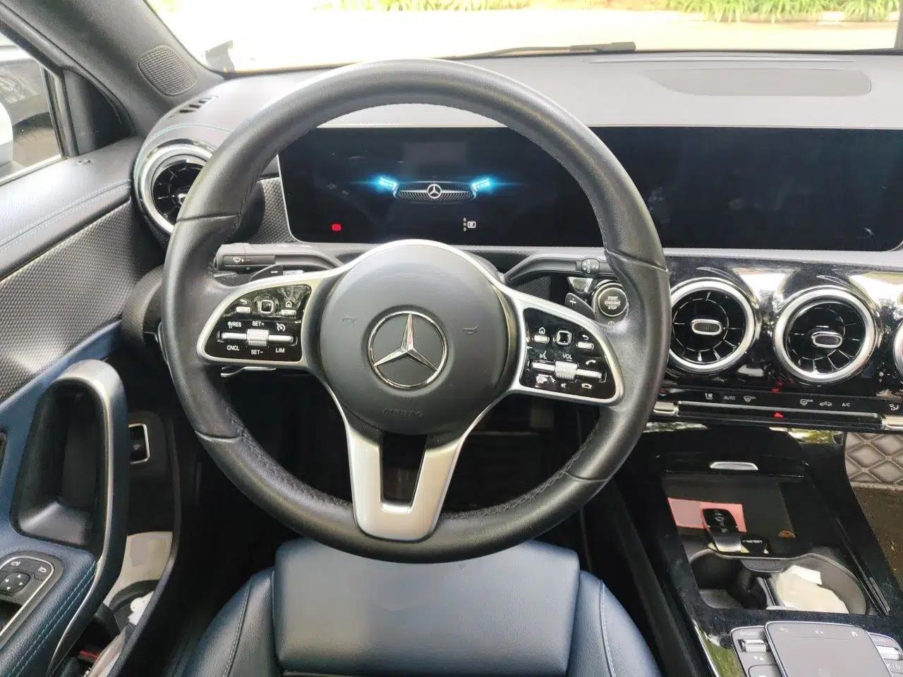 Mercedes-Benz A-Class 2020 Second Facelift A 180 L Sport Sedan — миниатюра 10