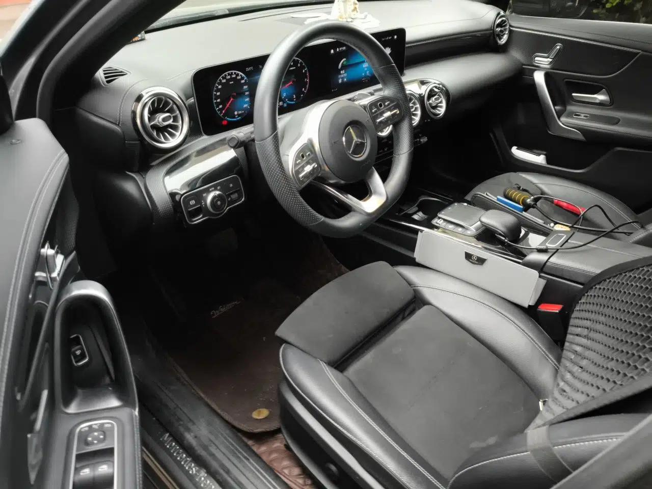 Mercedes-Benz A-Class 2020 Restyled A 200 L Sport Sedan Fashion Version — миниатюра 16