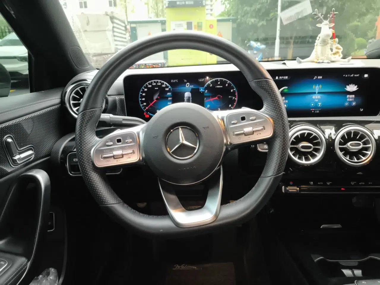 Mercedes-Benz A-Class 2020 Restyled A 200 L Sport Sedan Fashion Version — миниатюра 10