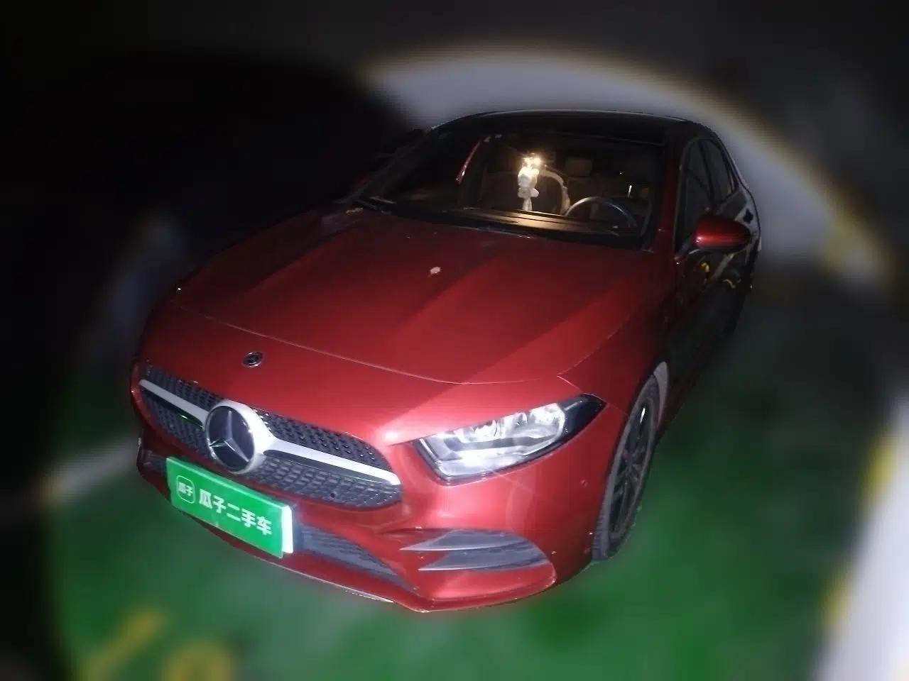 Mercedes-Benz A-Class 2019 A 180 L Sport Sedan — миниатюра 1