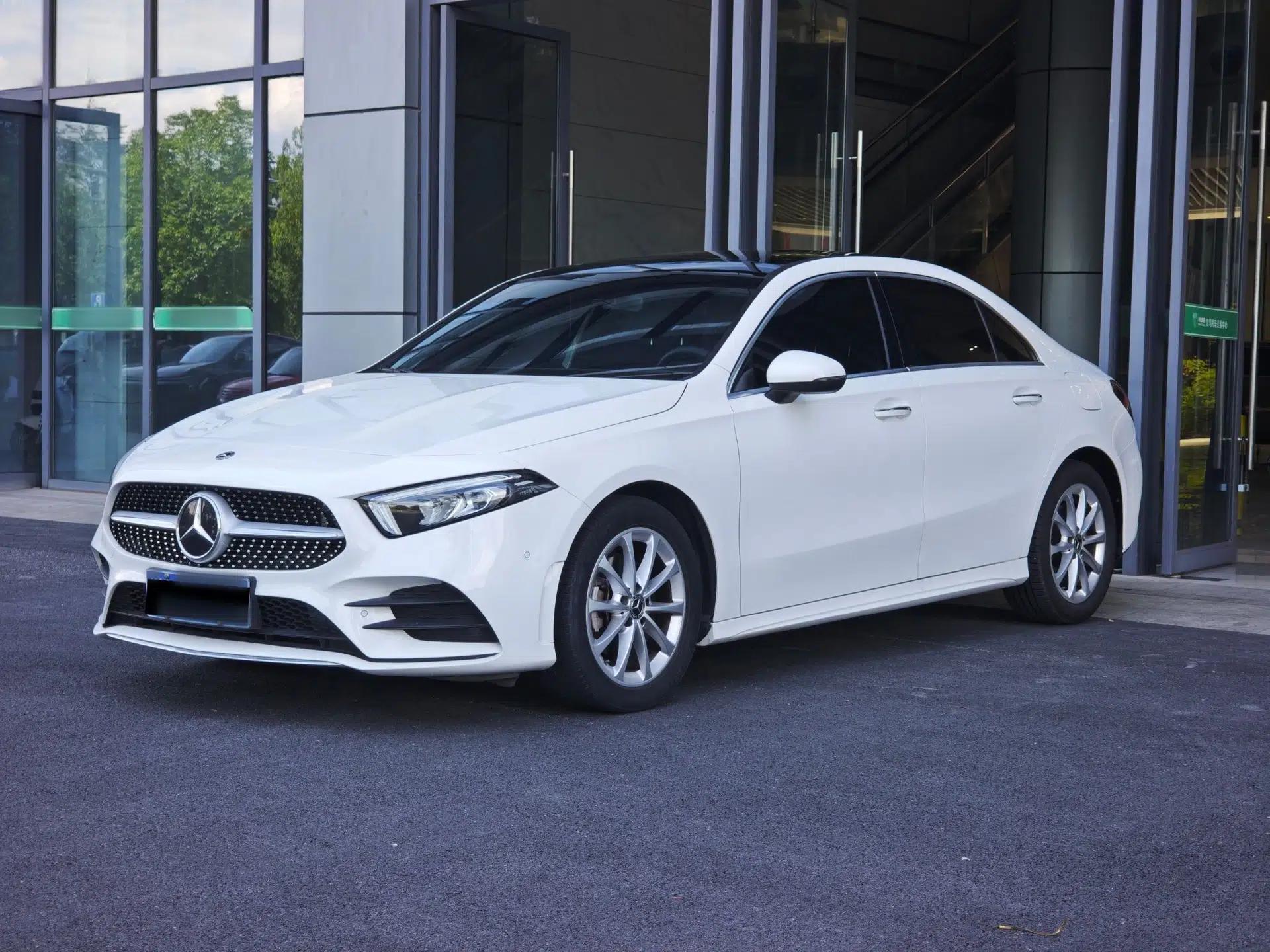 Mercedes-Benz A-Class 2021 A 200 L Sport Sedan Fashion Model — миниатюра 1