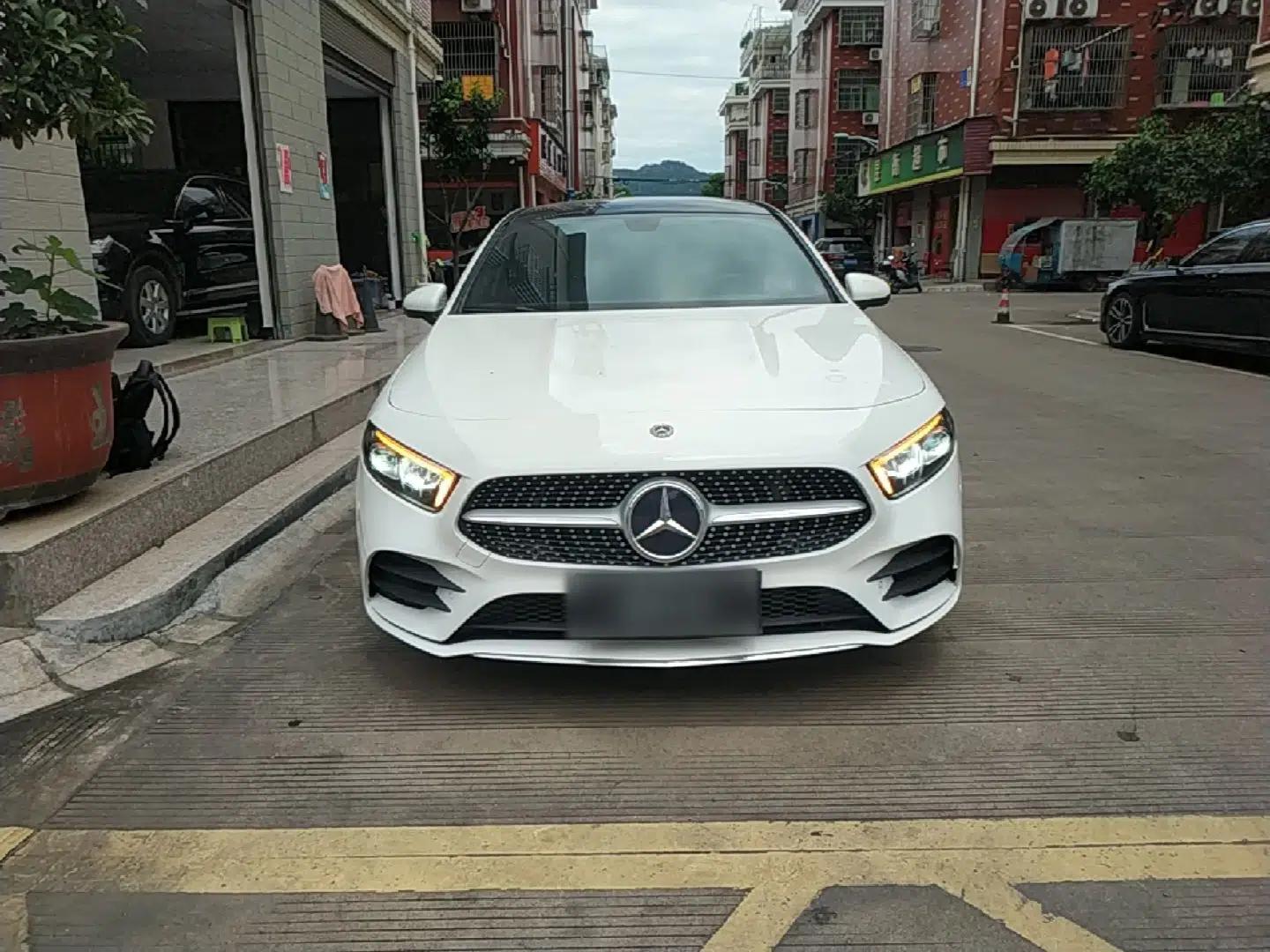 Mercedes-Benz A-Class 2021 A 200 L Sport Sedan Fashion Model — миниатюра 2