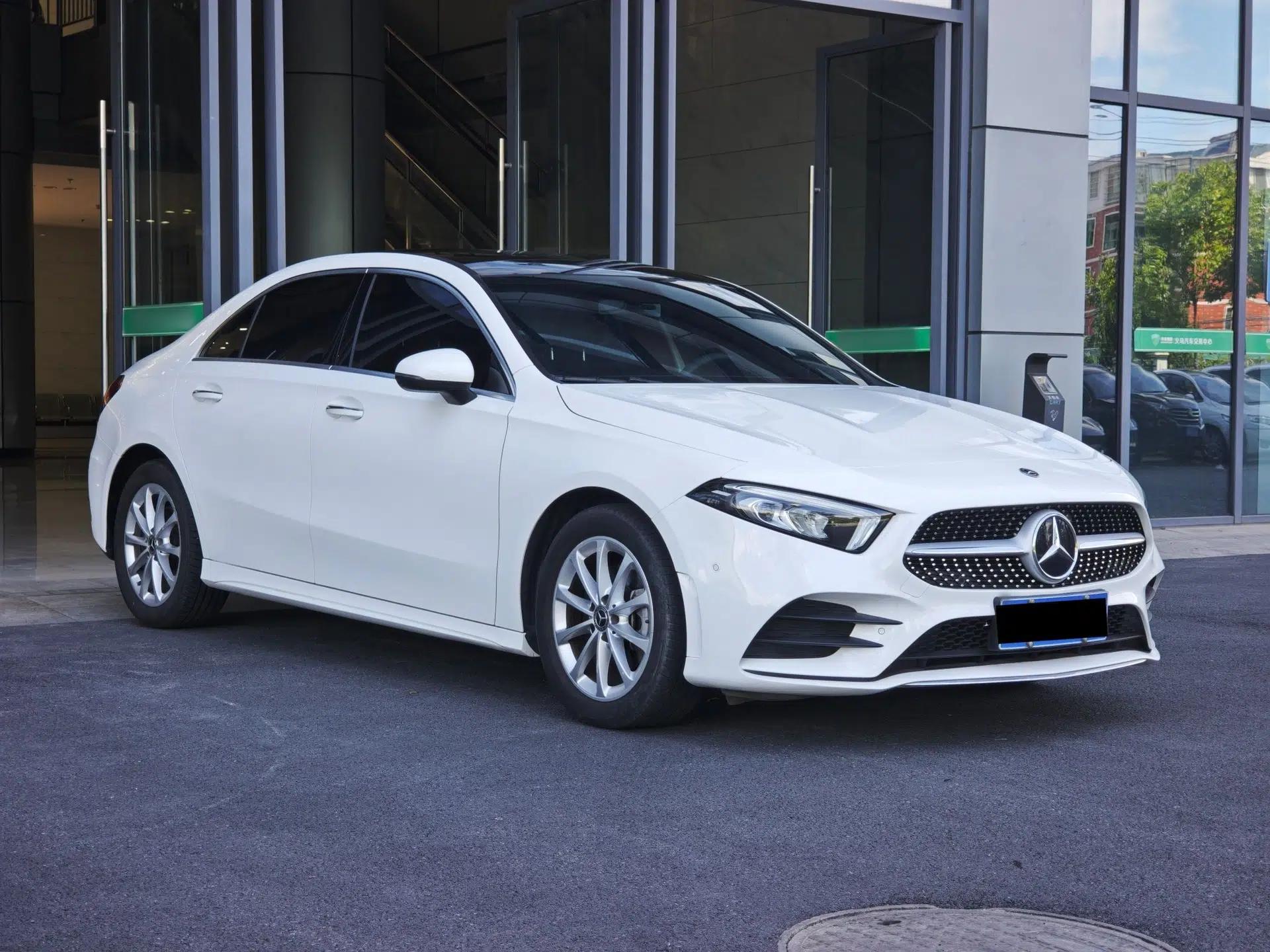 Mercedes-Benz A-Class 2021 A 200 L Sport Sedan Fashion Model — миниатюра 13