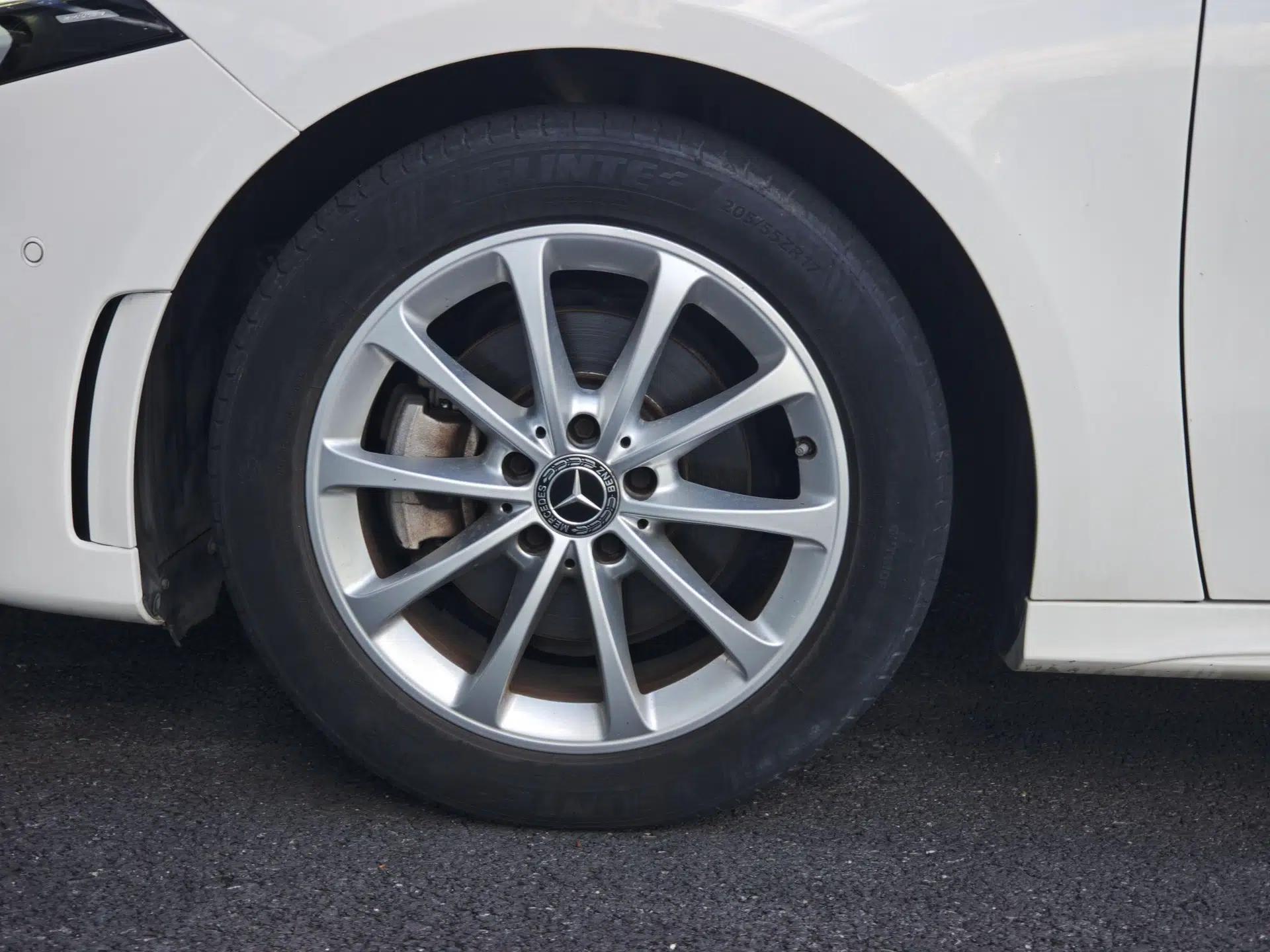 Mercedes-Benz A-Class 2021 A 200 L Sport Sedan Fashion Model — миниатюра 19