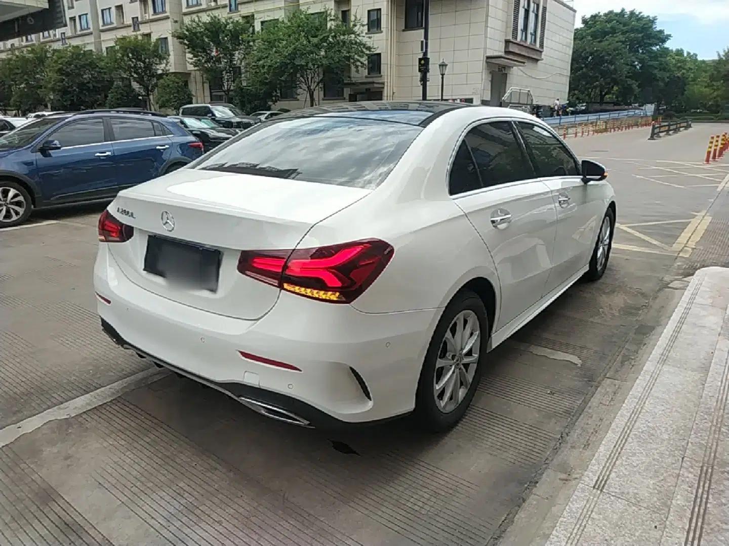 Mercedes-Benz A-Class 2021 A 200 L Sport Sedan Fashion Model — миниатюра 6