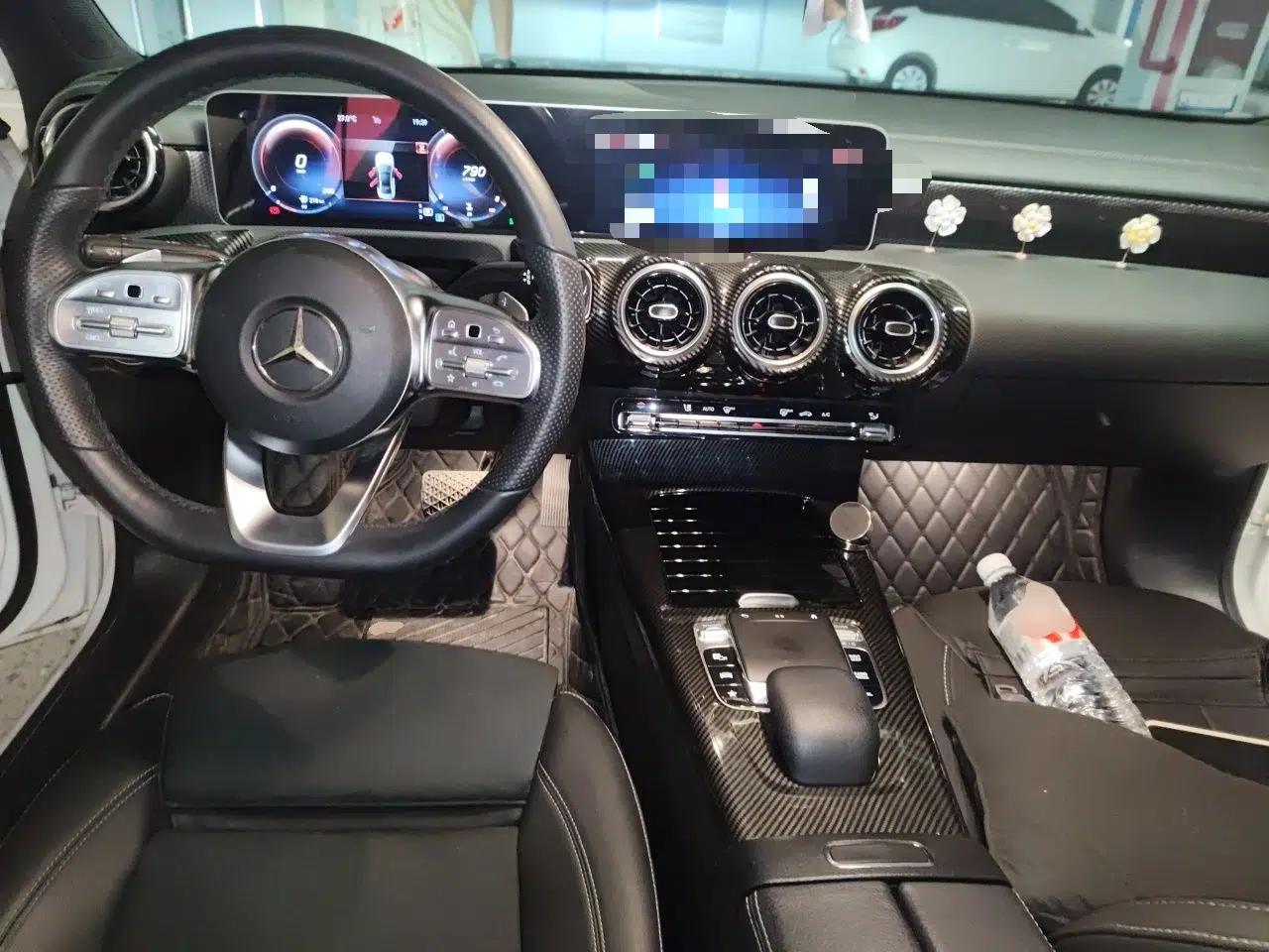 Mercedes-Benz A-Class 2019 A 200 L Sport Sedan — миниатюра 9