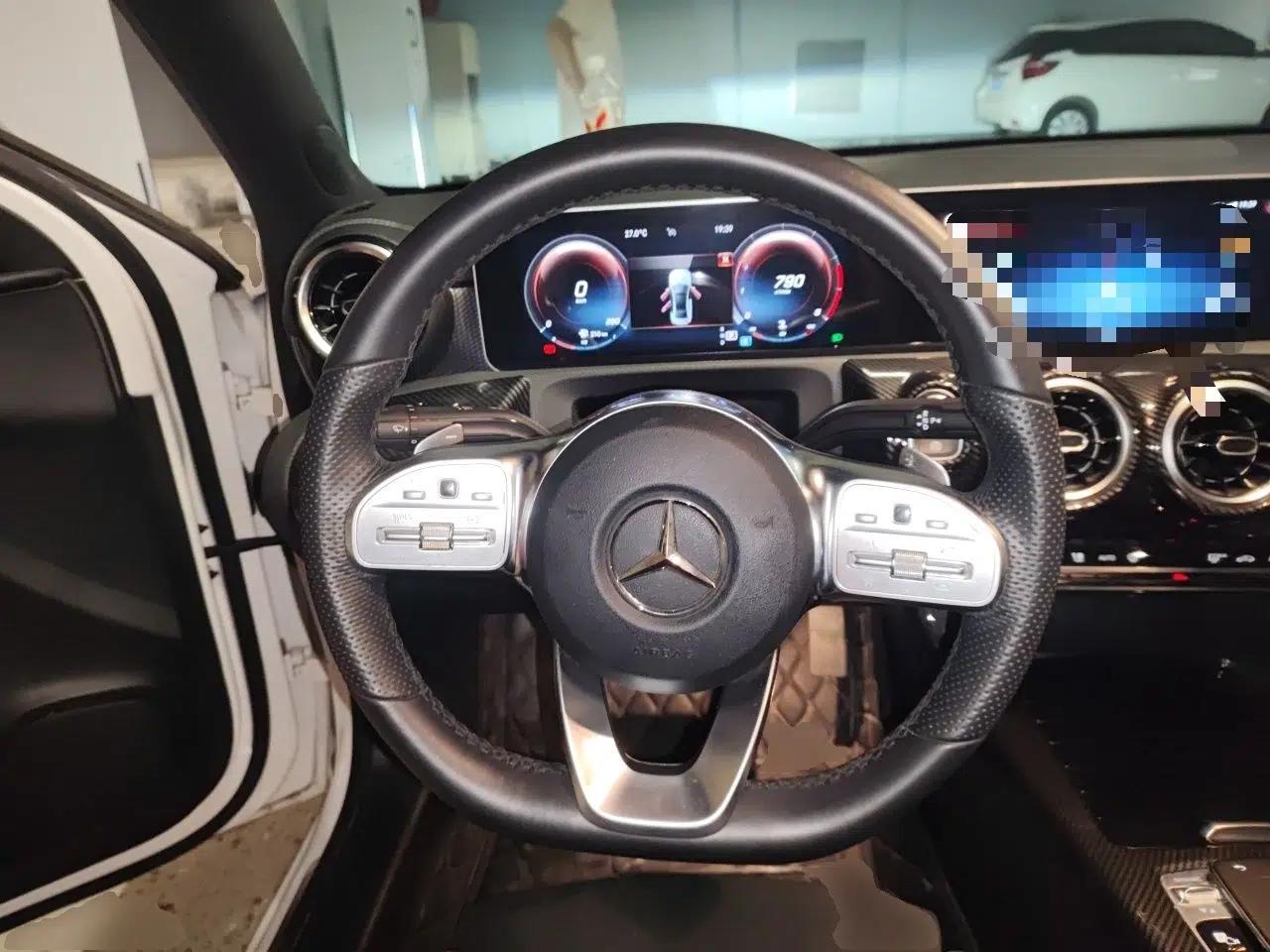 Mercedes-Benz A-Class 2019 A 200 L Sport Sedan — миниатюра 10