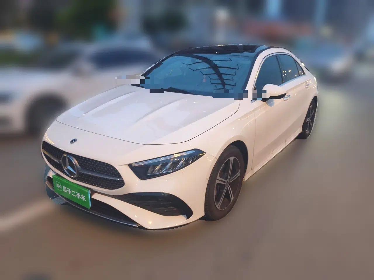 Mercedes-Benz A-Class 2023 A 200 L Fashion Model — миниатюра 1