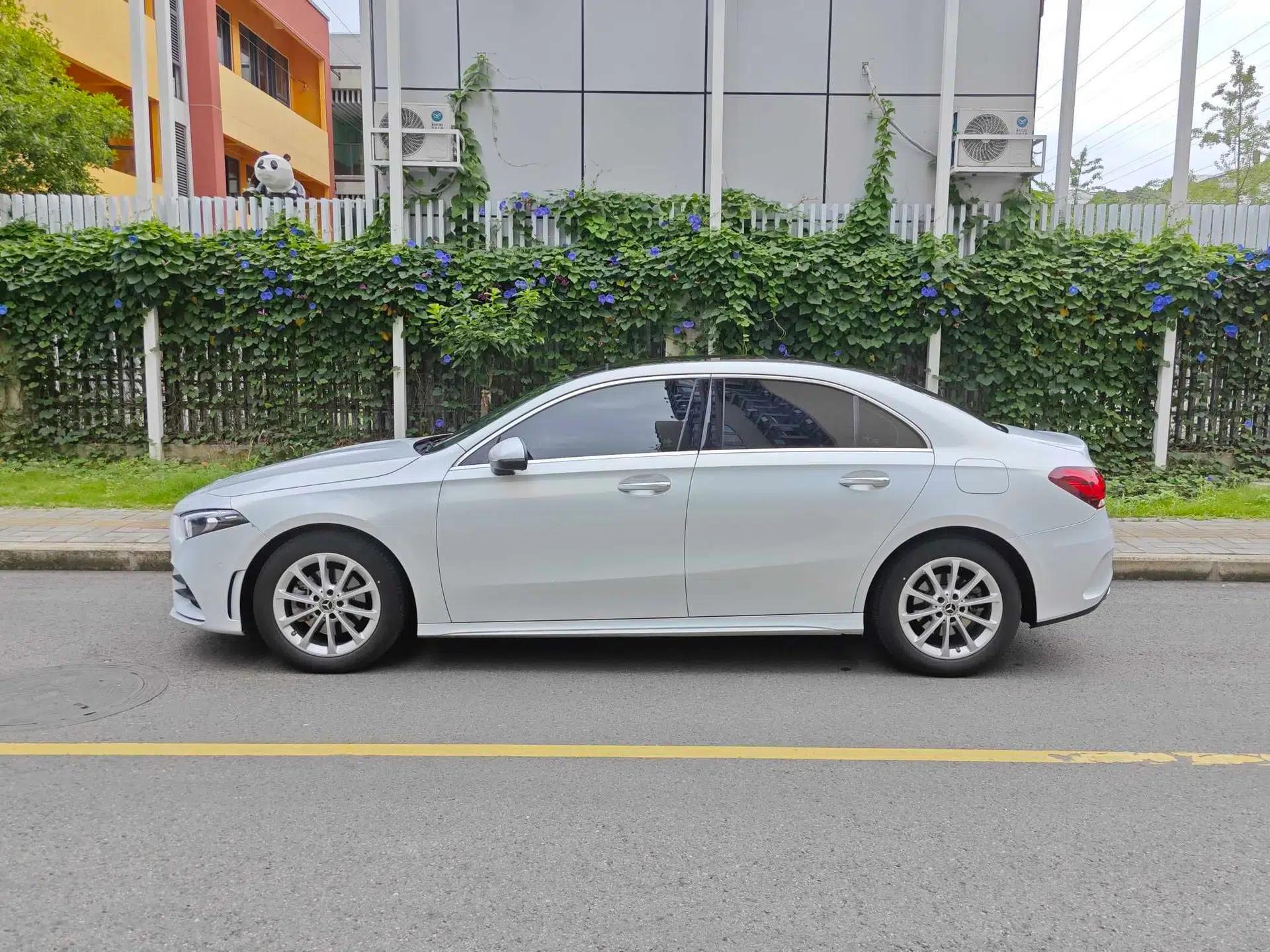Mercedes-Benz A-Class 2021 A 200 L Sport Sedan Fashion Model — миниатюра 15