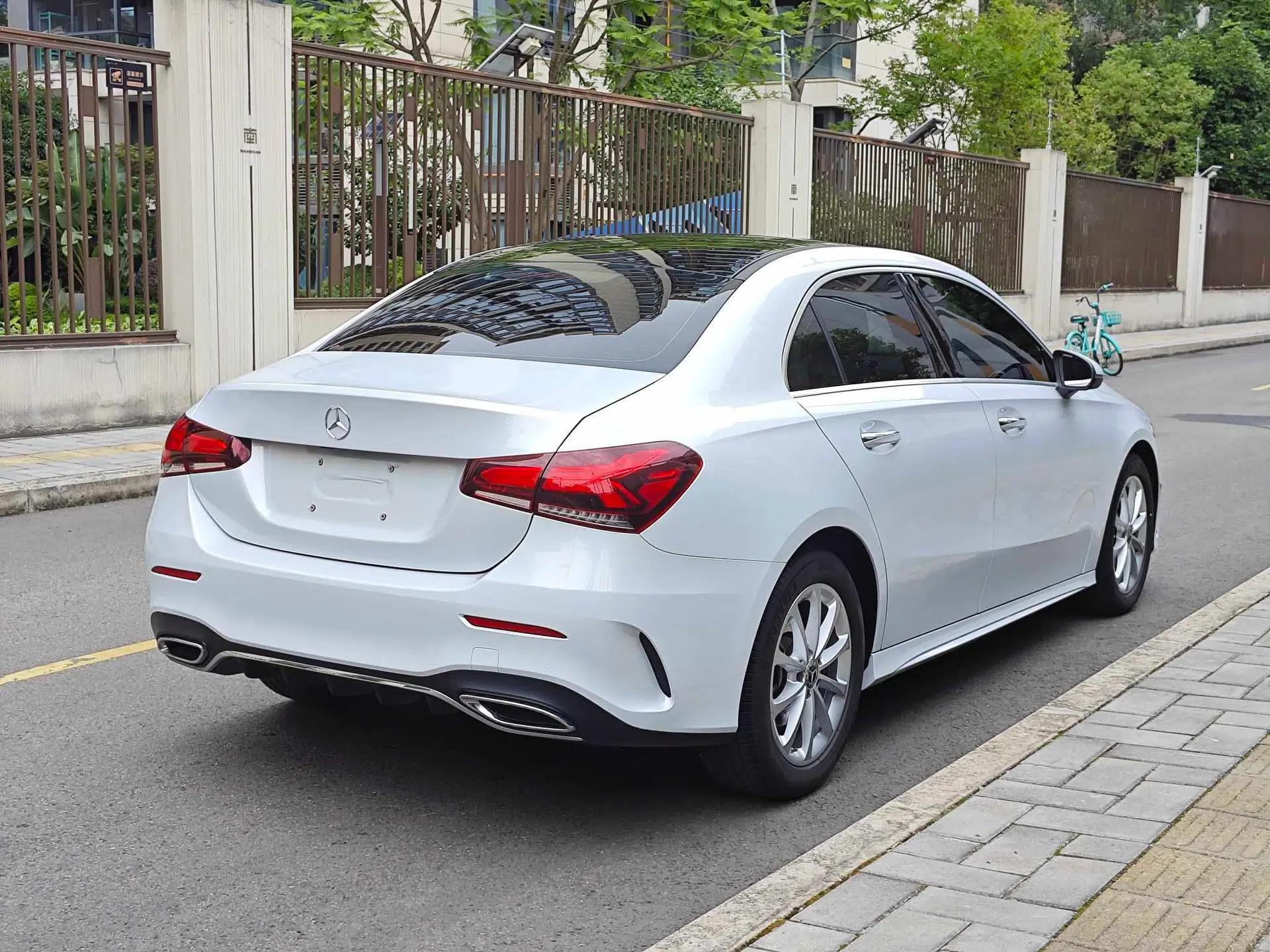 Mercedes-Benz A-Class 2021 A 200 L Sport Sedan Fashion Model — миниатюра 16