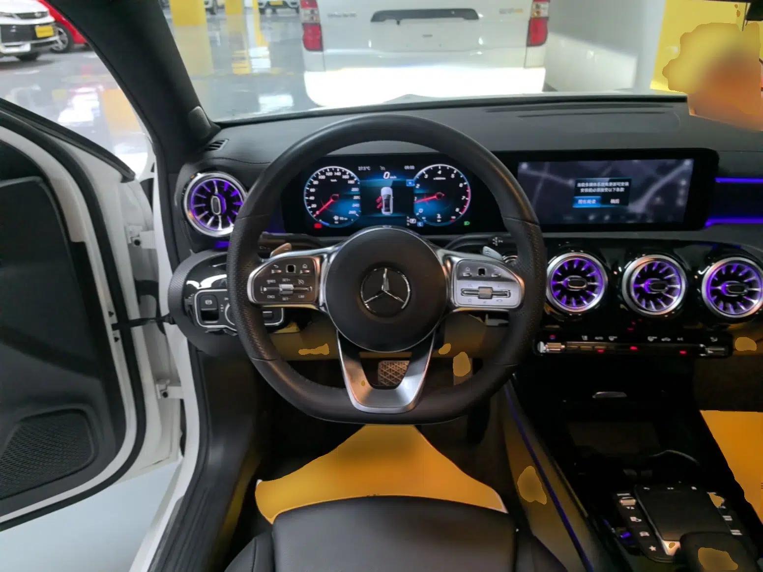 Mercedes-Benz A-Class 2022 Restyled A 200 L Sport Sedan Fashion Version — миниатюра 13