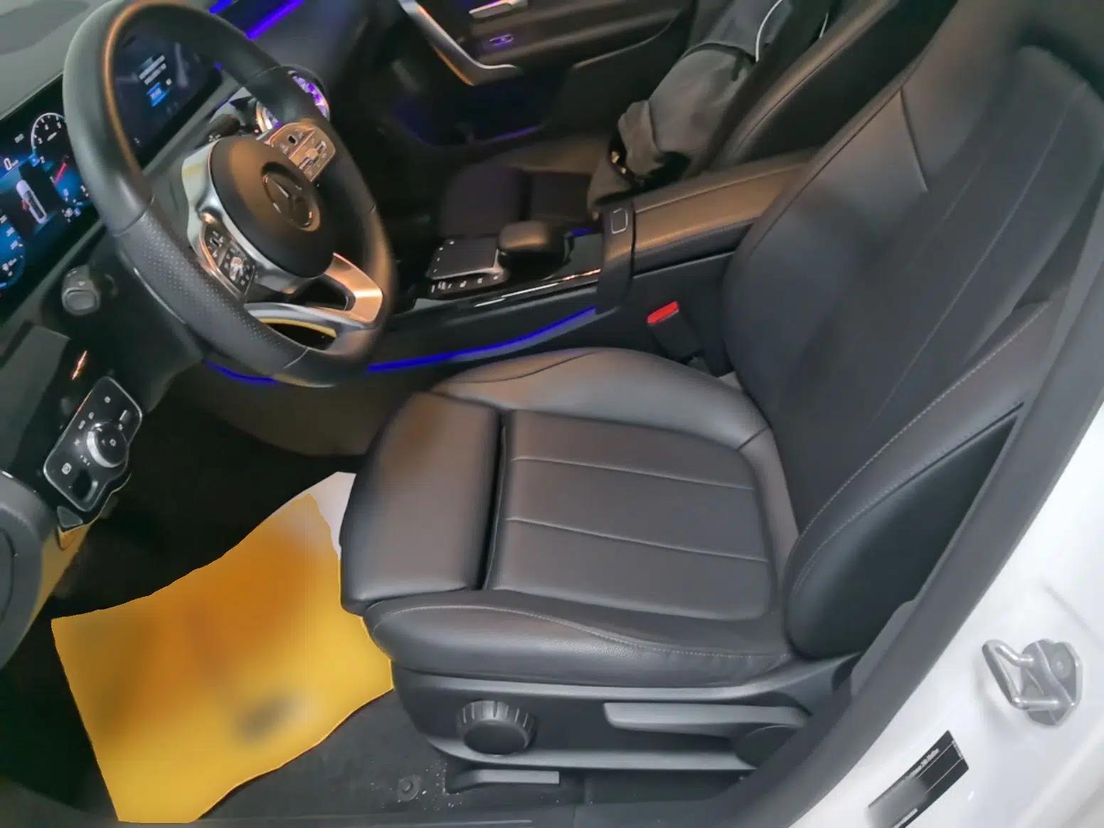 Mercedes-Benz A-Class 2022 Restyled A 200 L Sport Sedan Fashion Version — миниатюра 17