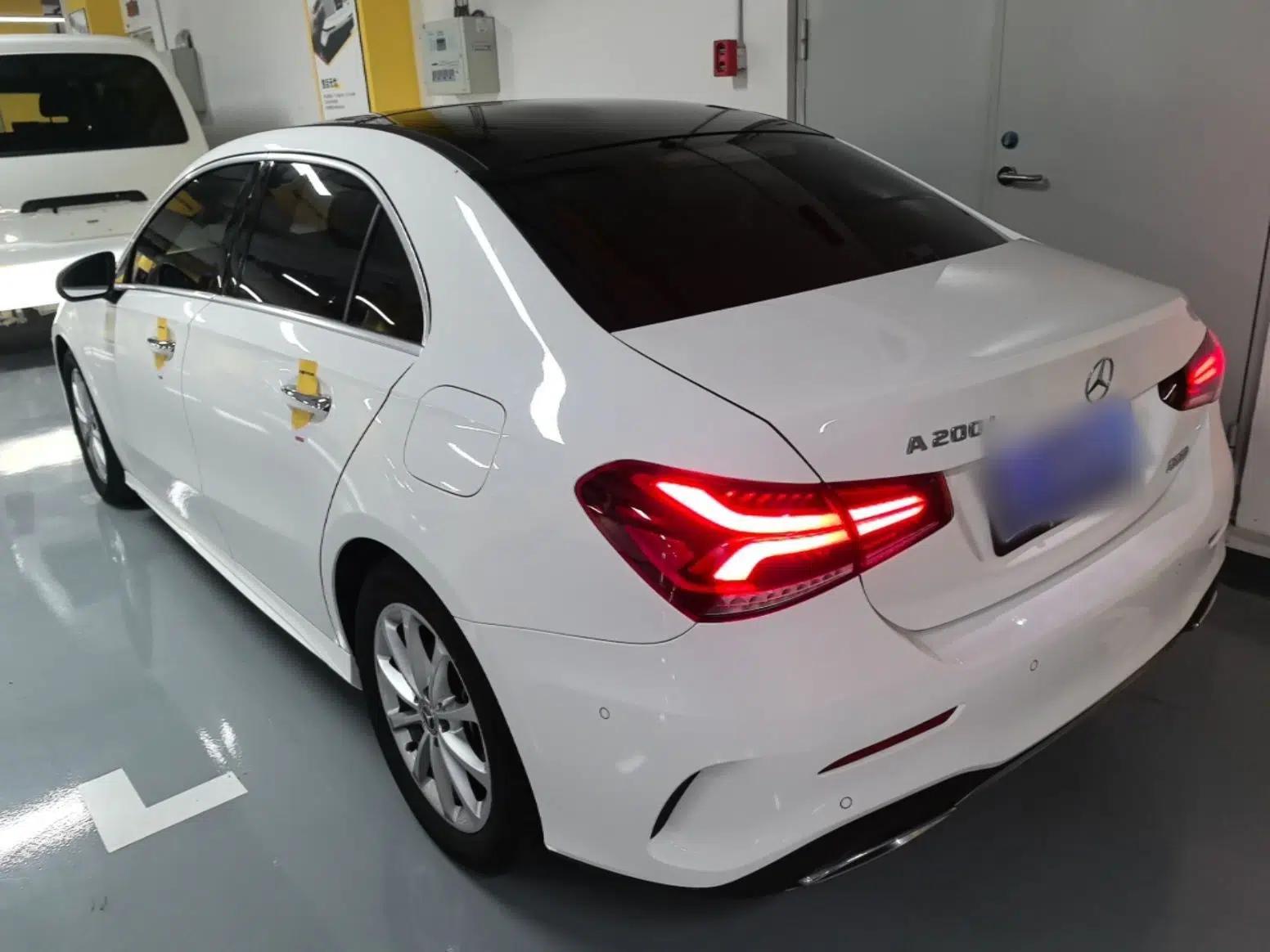 Mercedes-Benz A-Class 2022 Restyled A 200 L Sport Sedan Fashion Version — миниатюра 4