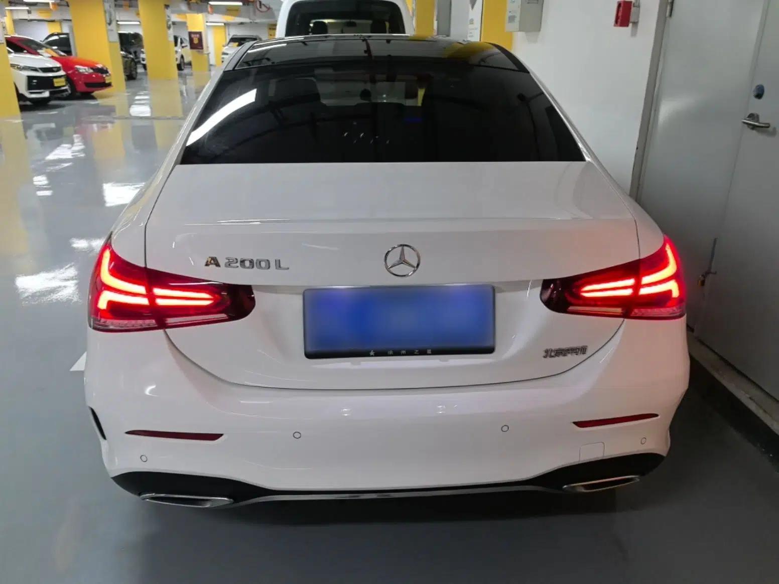 Mercedes-Benz A-Class 2022 Restyled A 200 L Sport Sedan Fashion Version — миниатюра 5