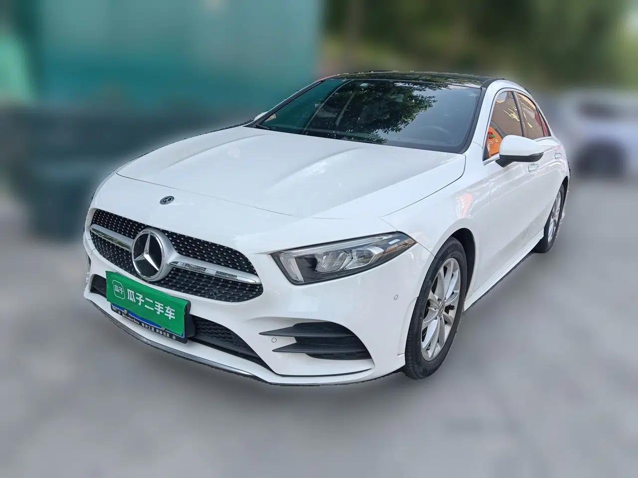 Mercedes-Benz A-Class 2020 Restyled A 200 L Sport Sedan Fashion Version — миниатюра 1