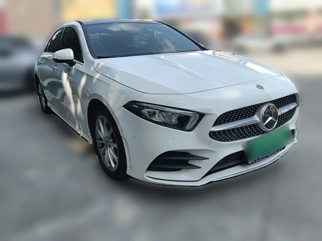 Mercedes-Benz A-Class 2020 Restyled A 200 L Sport Sedan Fashion Version — миниатюра 3